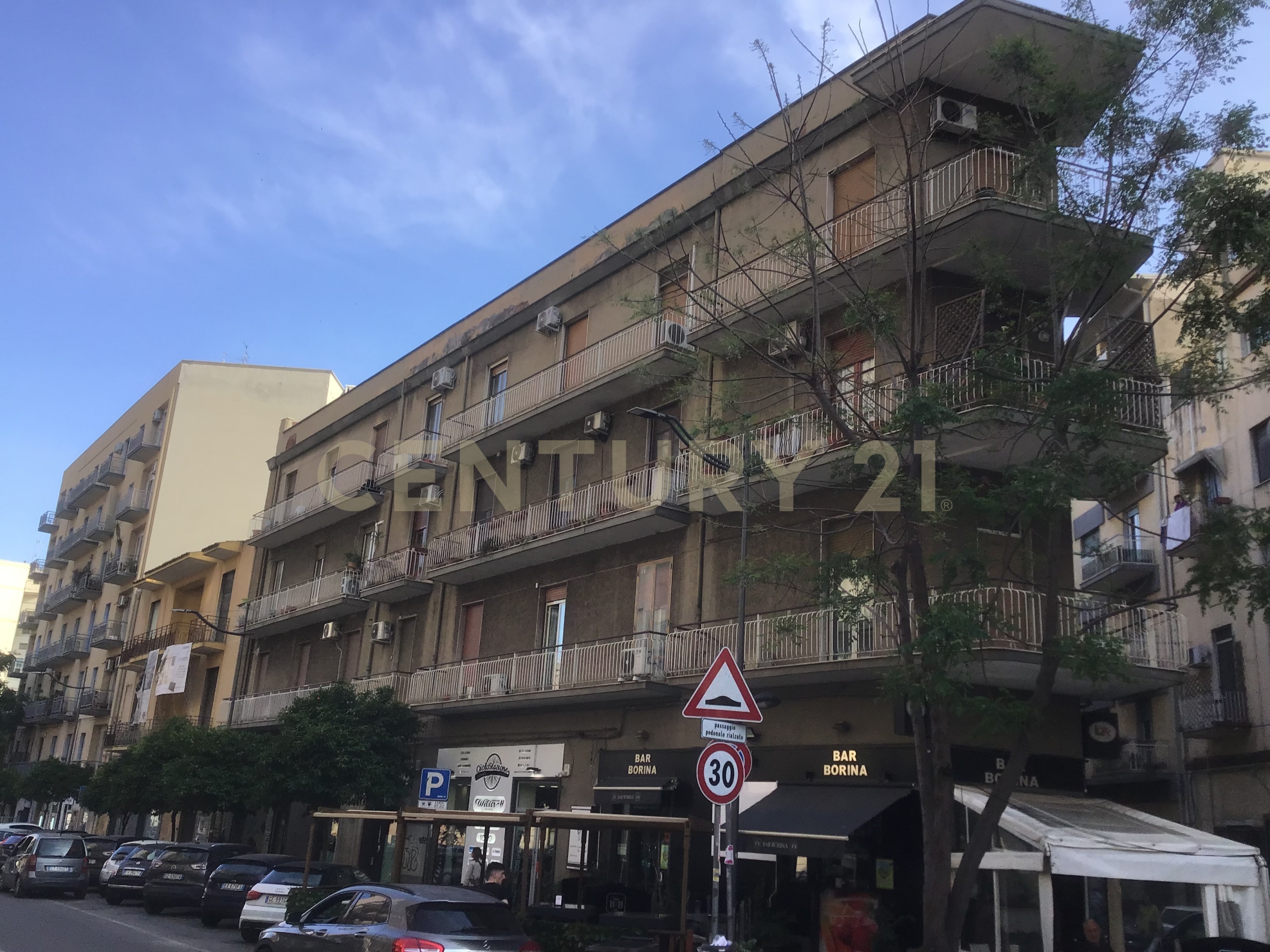 Appartamento da ristrutturare in via ruggero settimo 80, Catania