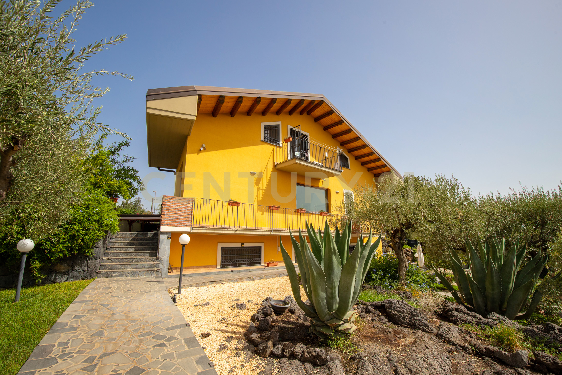 Villa con giardino in strada magliaro 32, Misterbianco