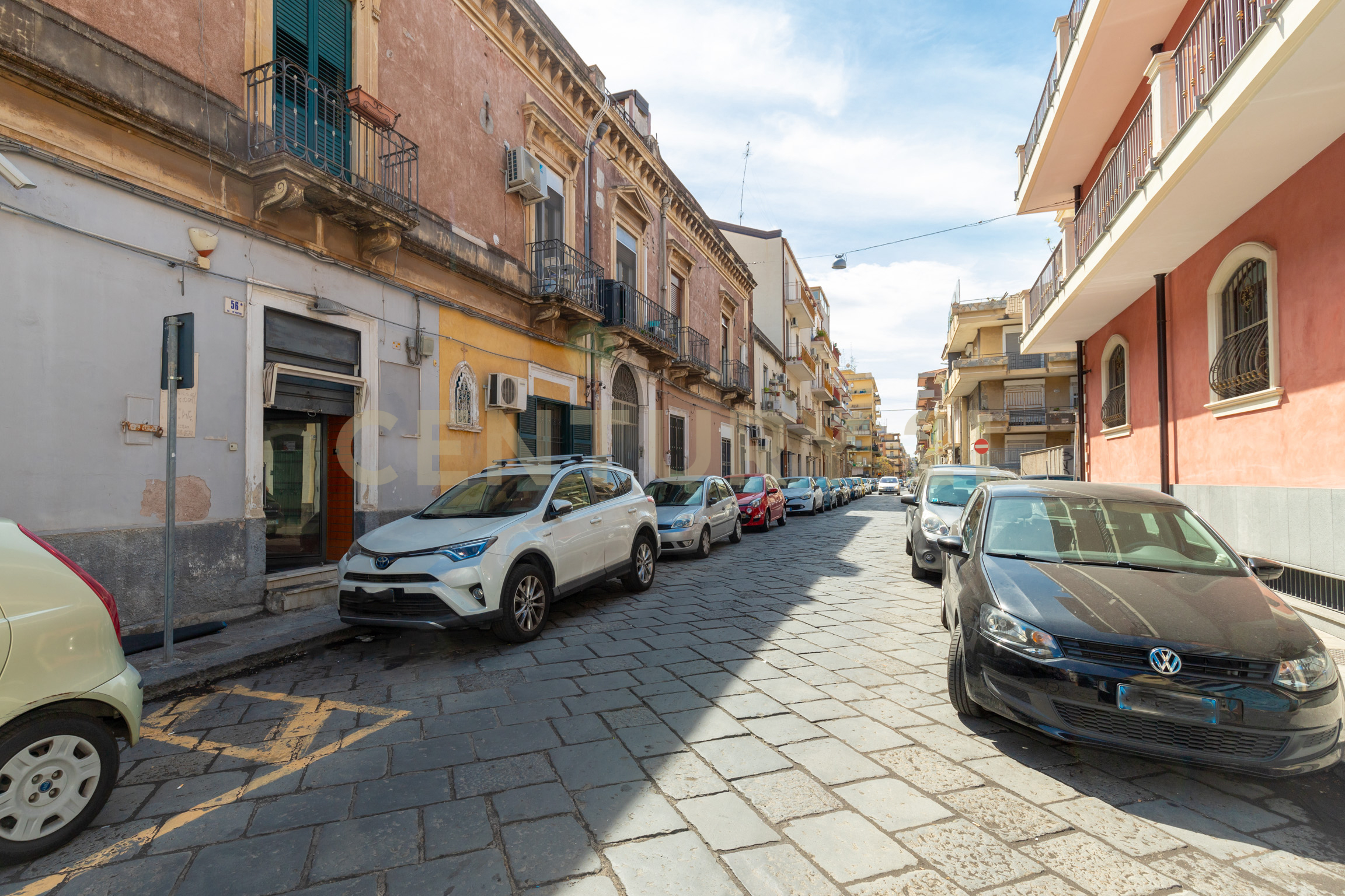 Trilocale con terrazzo in via re martino 5656, Catania