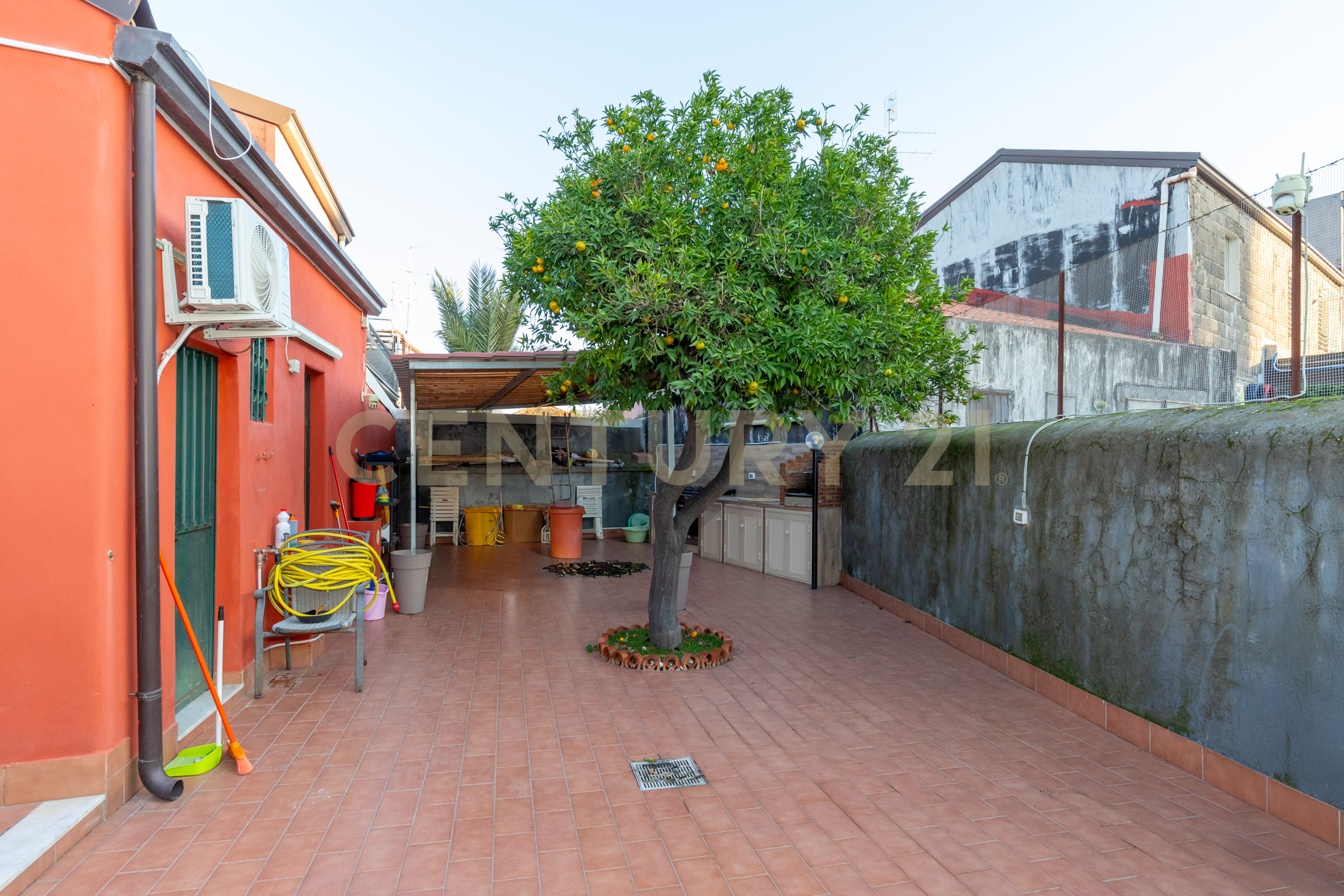 Casa indipendente con giardino in via regina elena 62, Viagrande