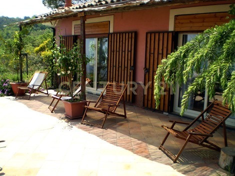 Casa indipendente con giardino in via cavotta, Zafferana Etnea