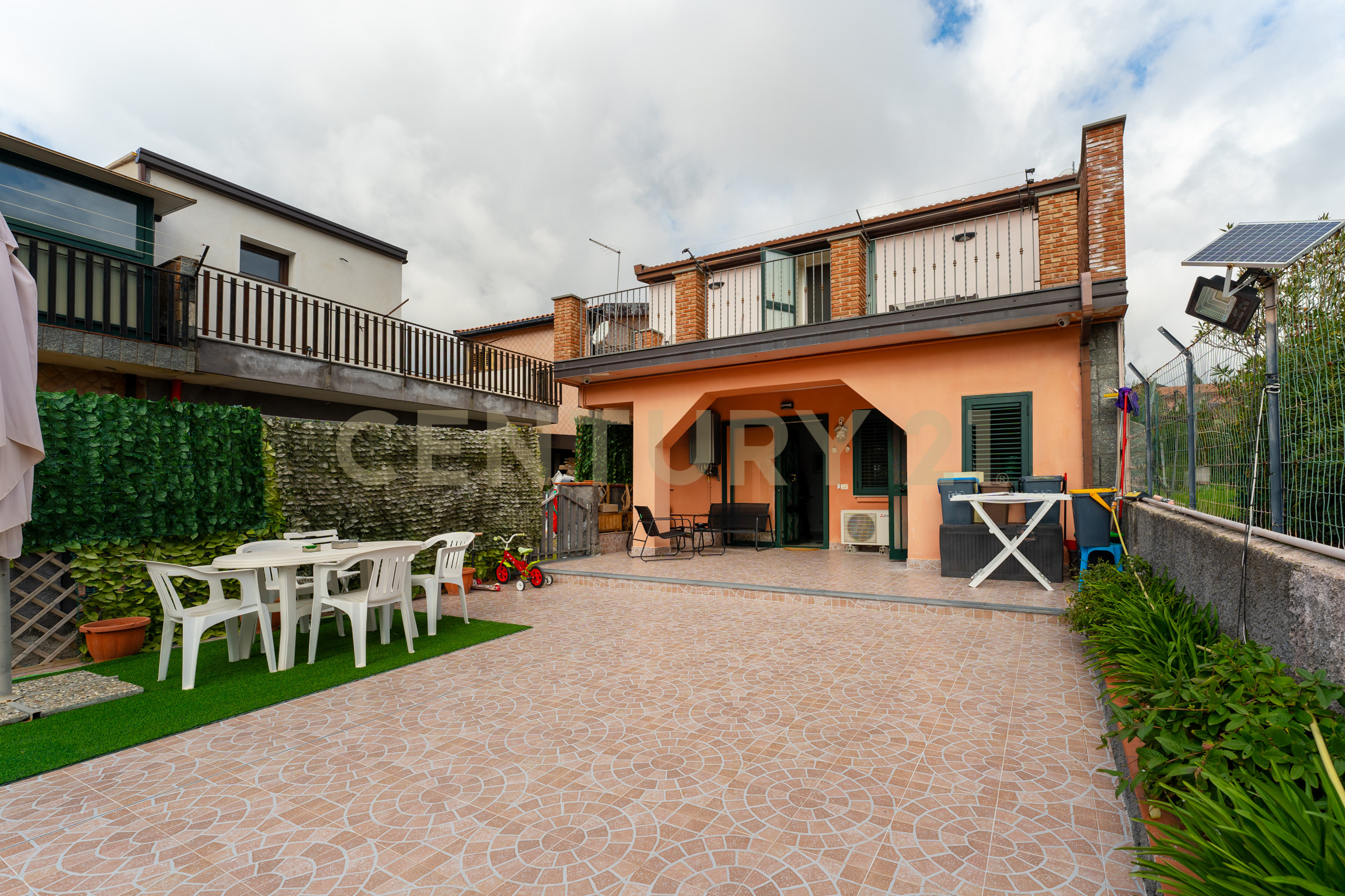 Casa indipendente con giardino in via giovanni pascoli 24, Mascalucia