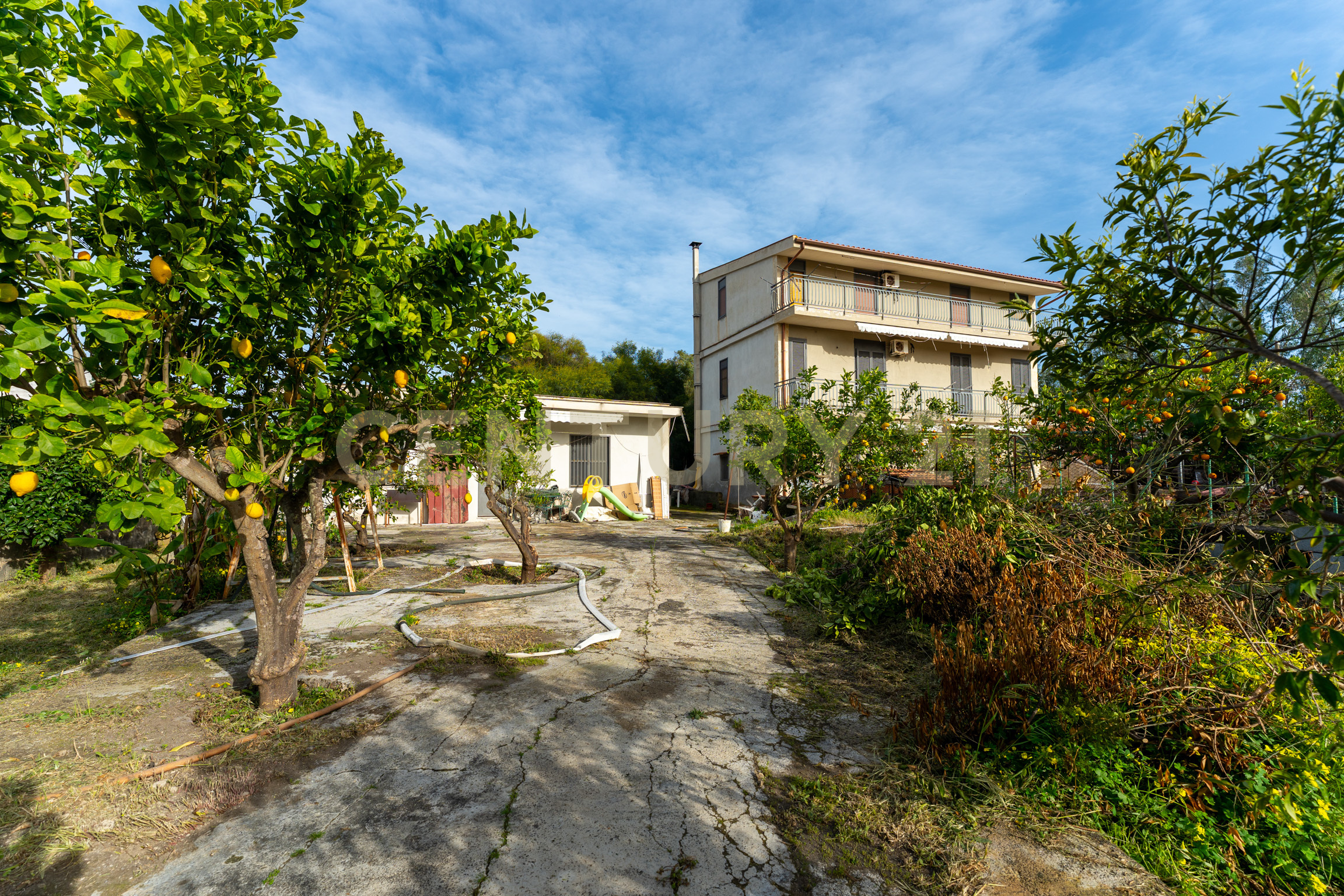 Casa indipendente con giardino in via pagaro 41, Catania