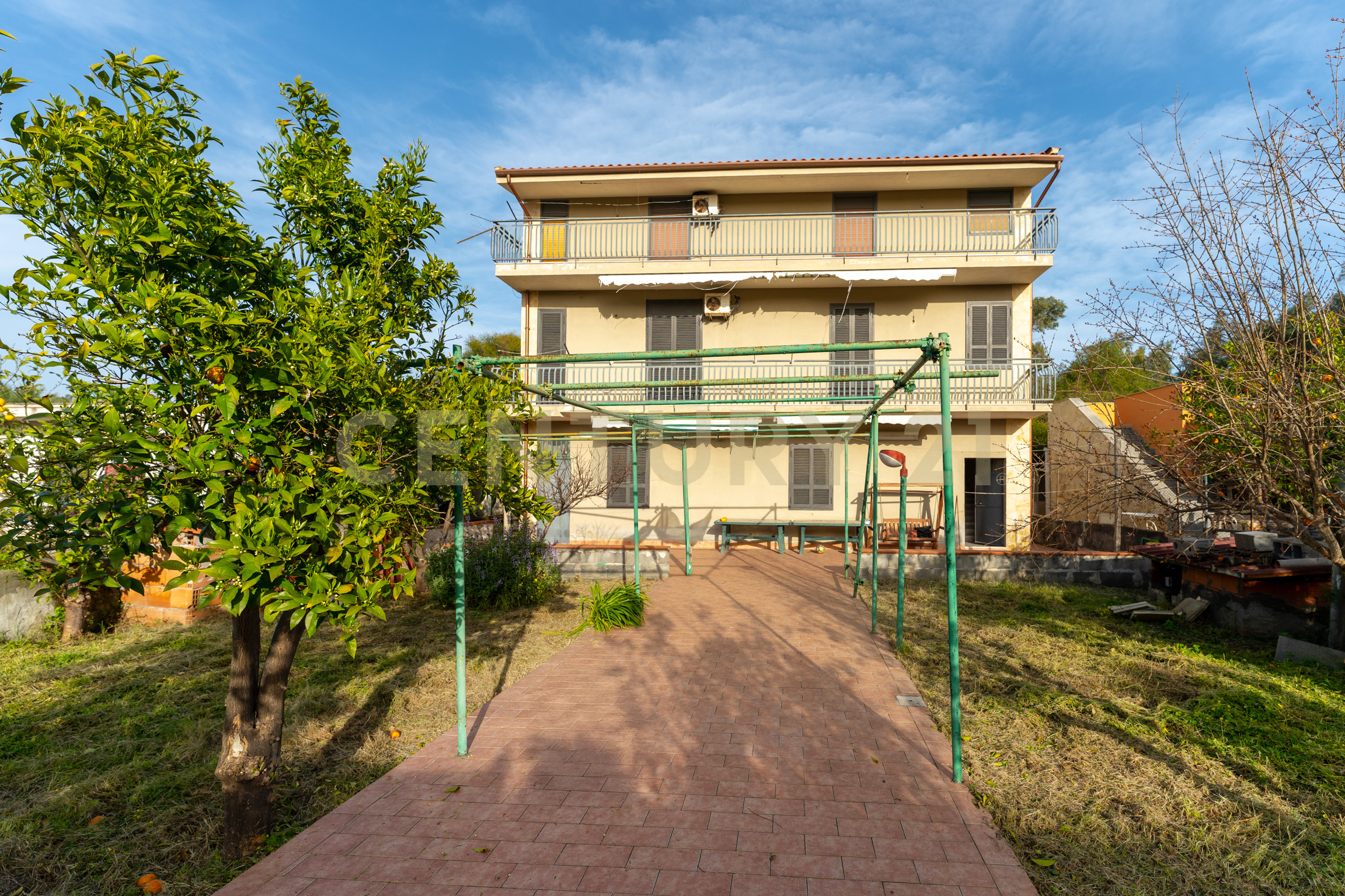 Casa indipendente con giardino in via pagaro 41, Catania