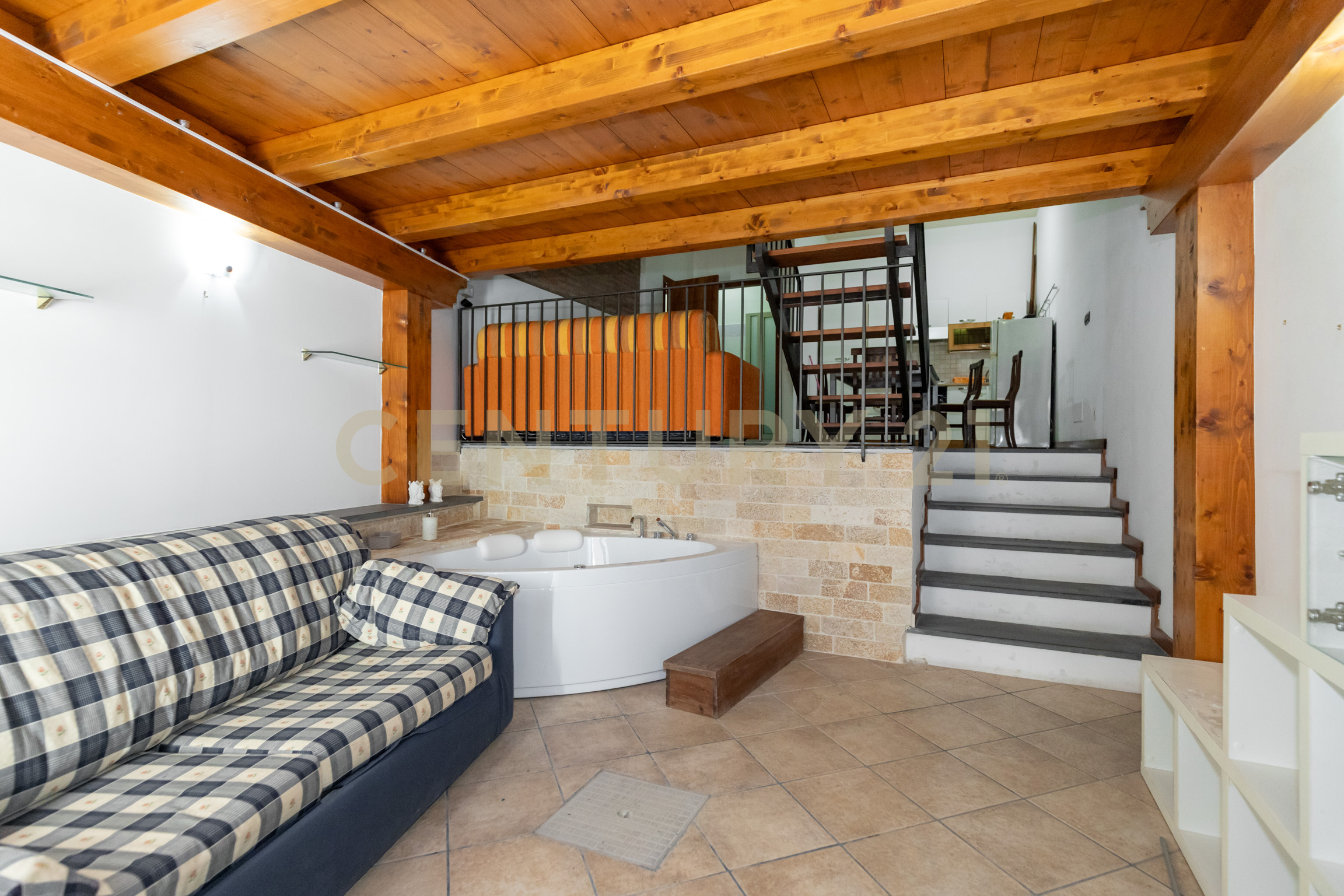 Casa indipendente ristrutturata in via lettighieri 53, Acireale