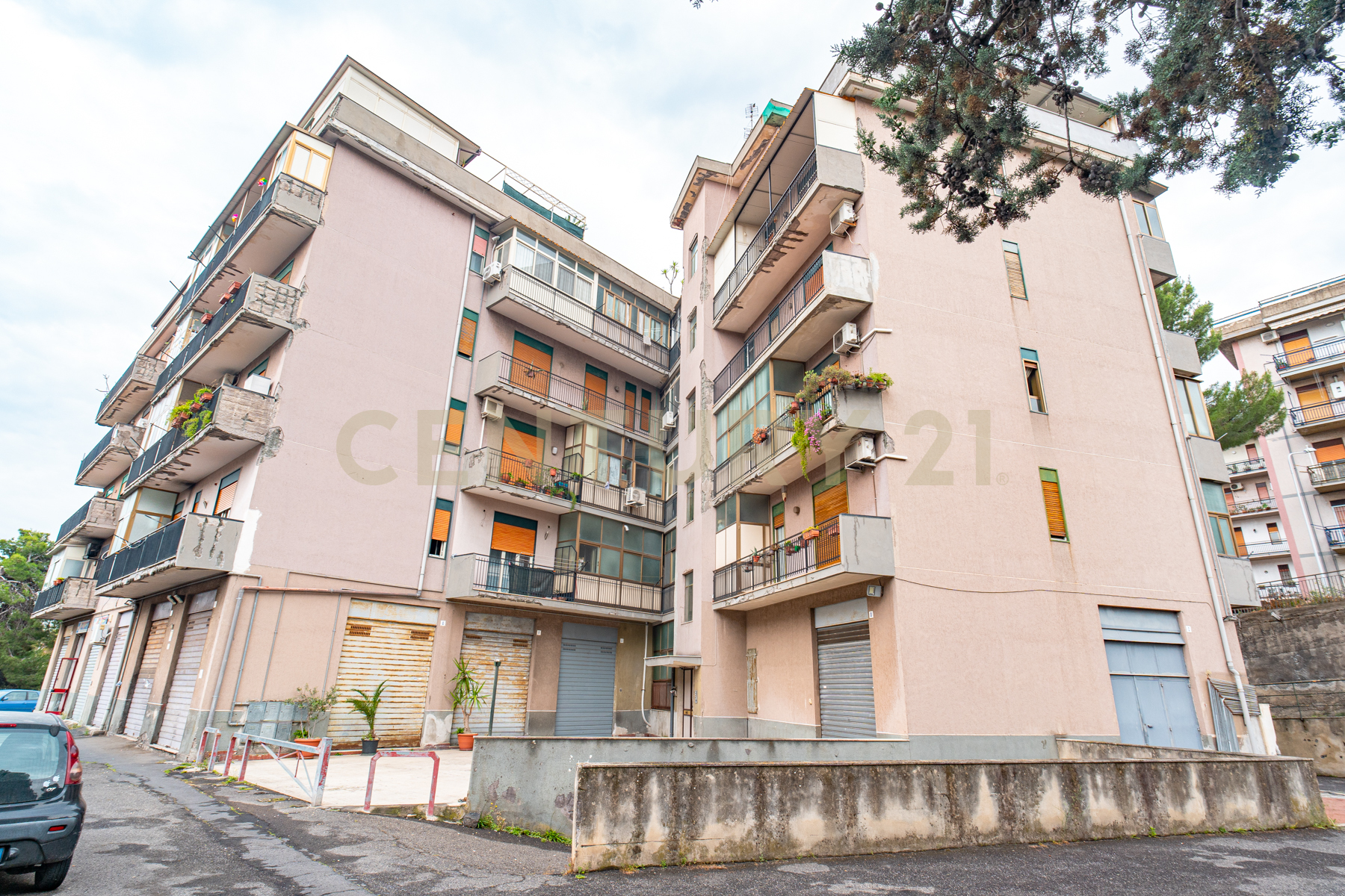 Bilocale ristrutturato in via palermo 484, Catania