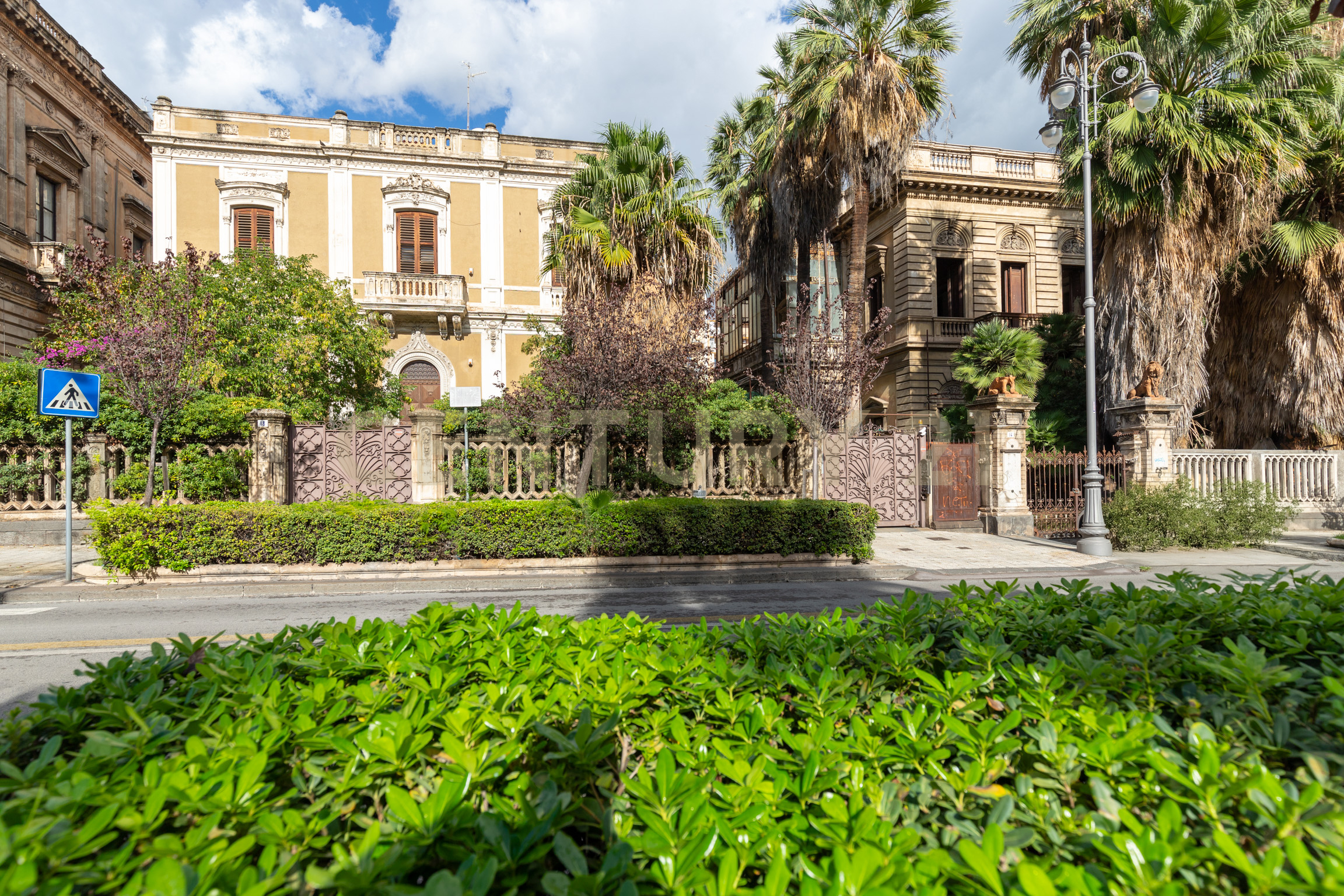 Stabile/Palazzo con terrazzo in viale regina margherita 16, Catania