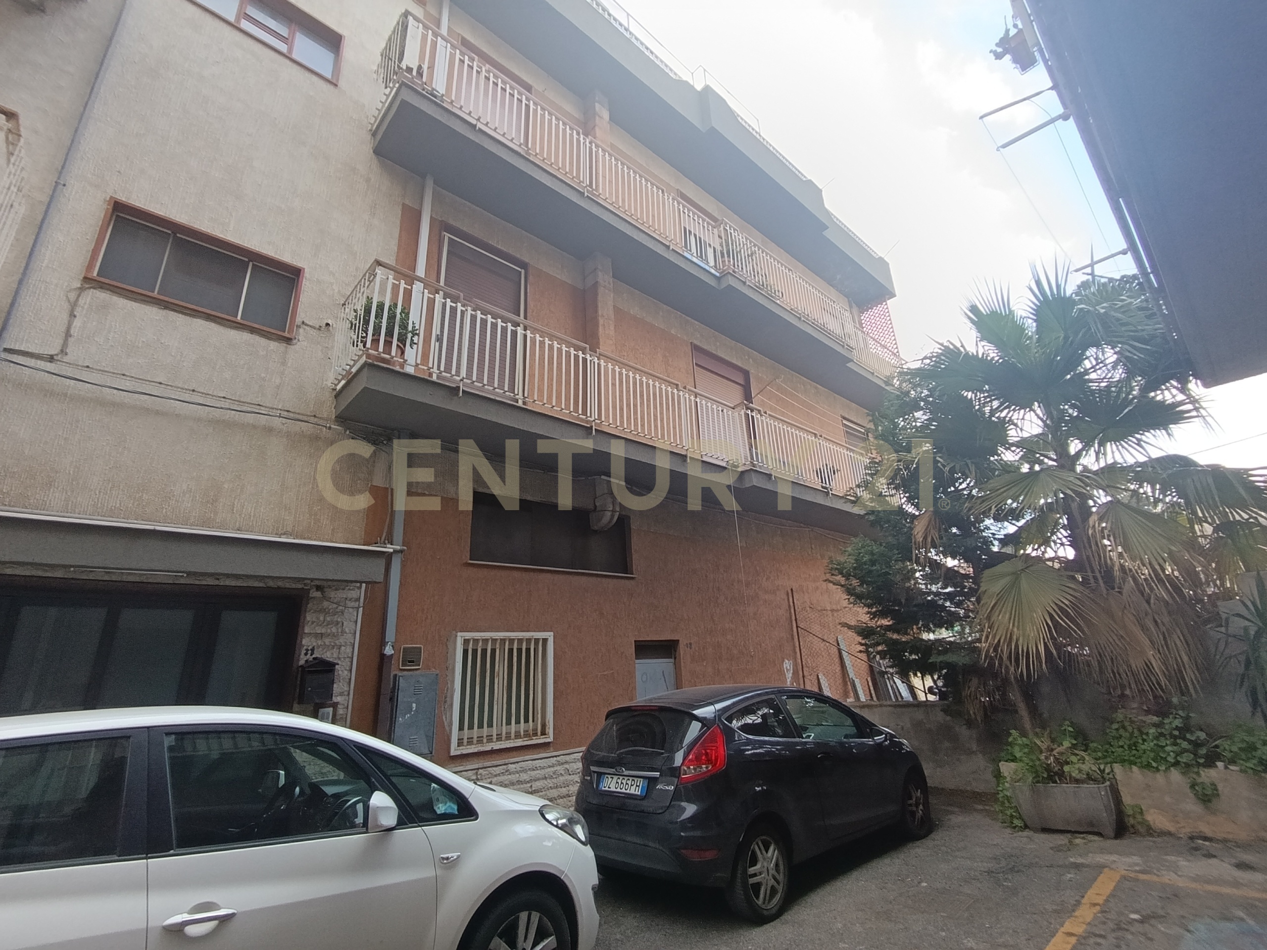 Appartamento con terrazzo in via nicola coviello 158, Biancavilla