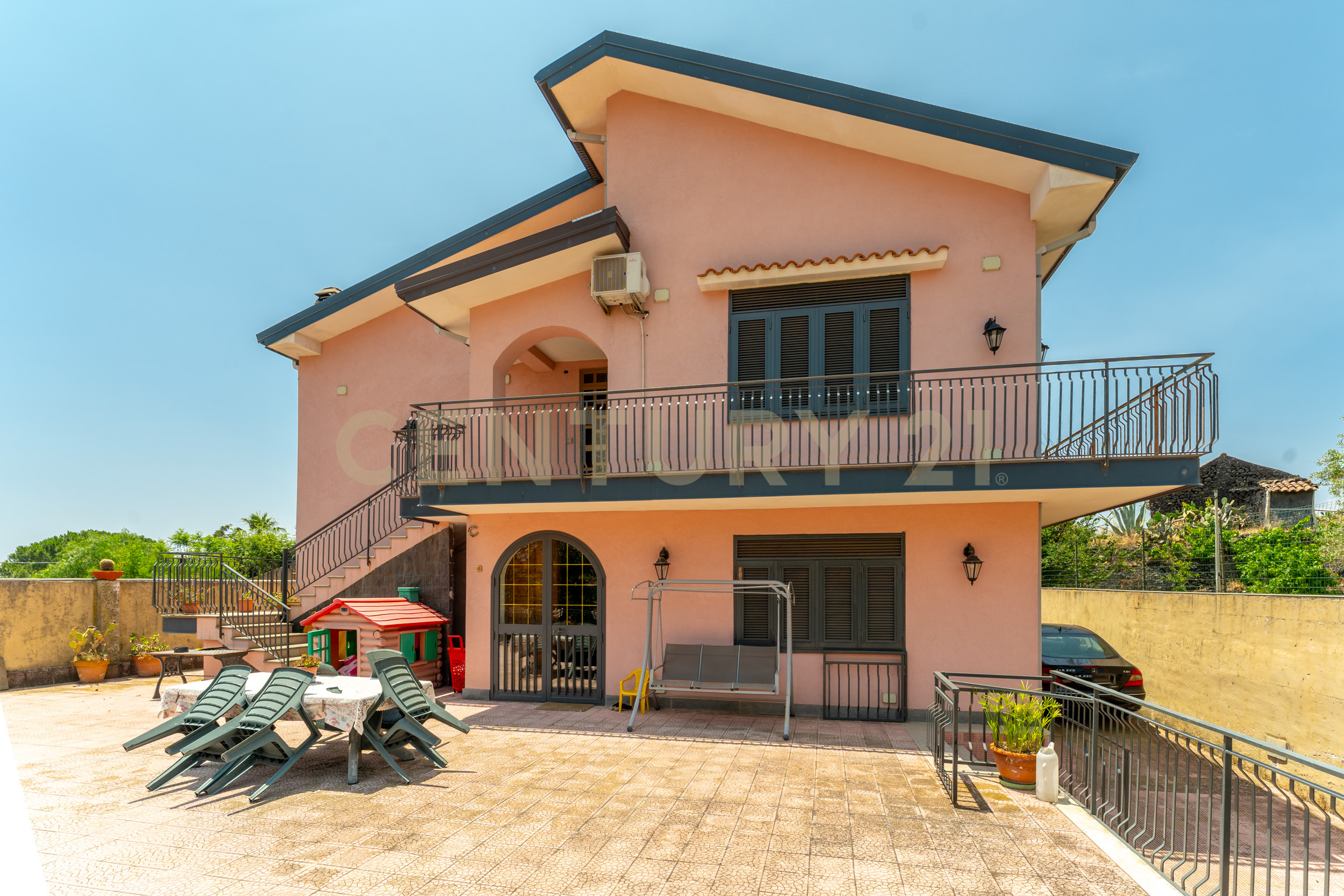 Villa con giardino in via salemi 18, Mascalucia