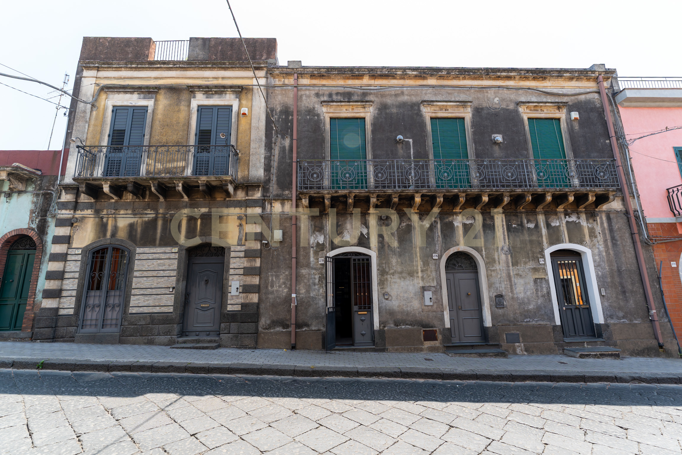 Casa indipendente con terrazzo in via nazionale mangano 278, Acireale