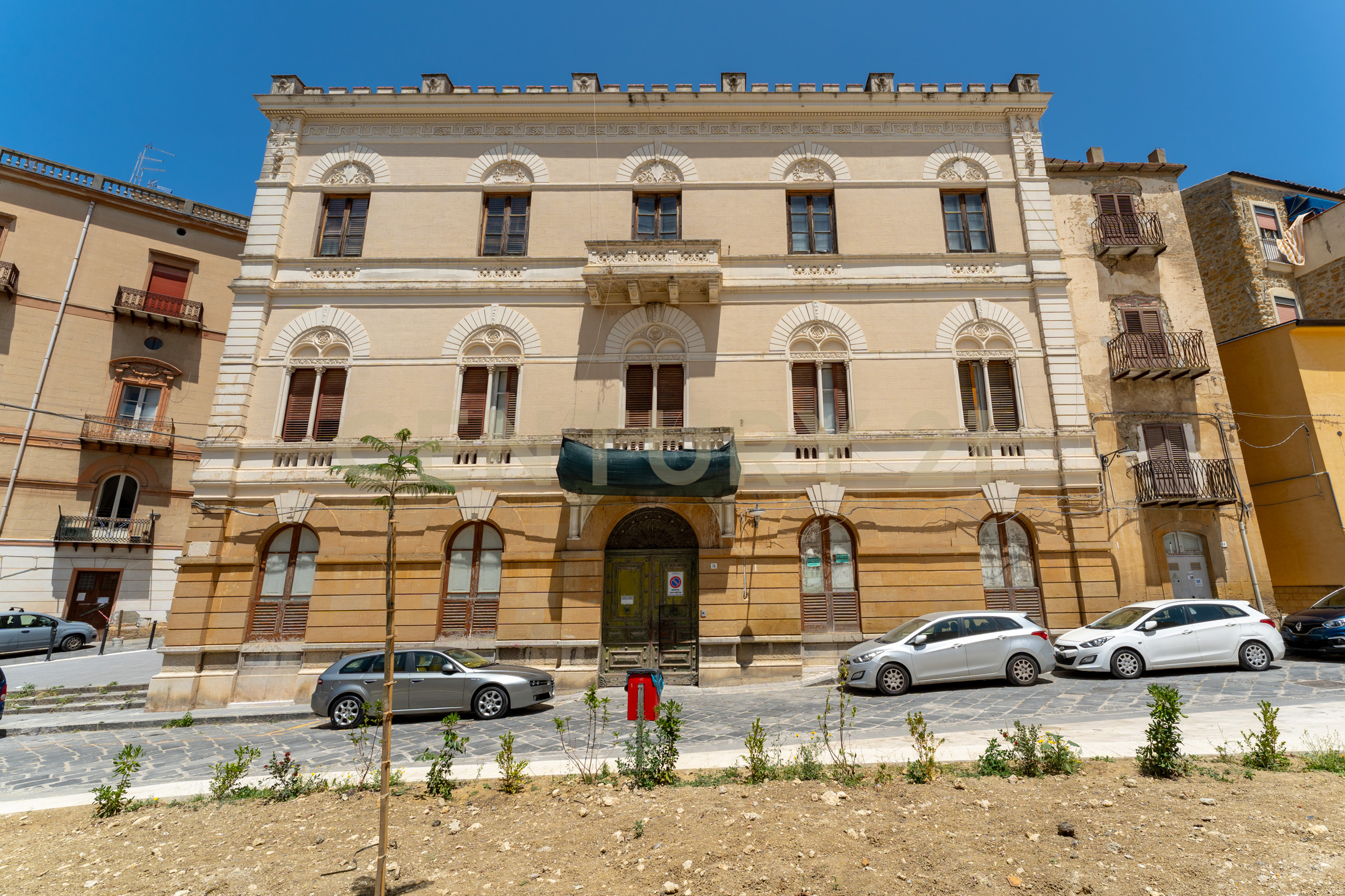 Appartamento con box doppio in largo barile 13, Caltanissetta