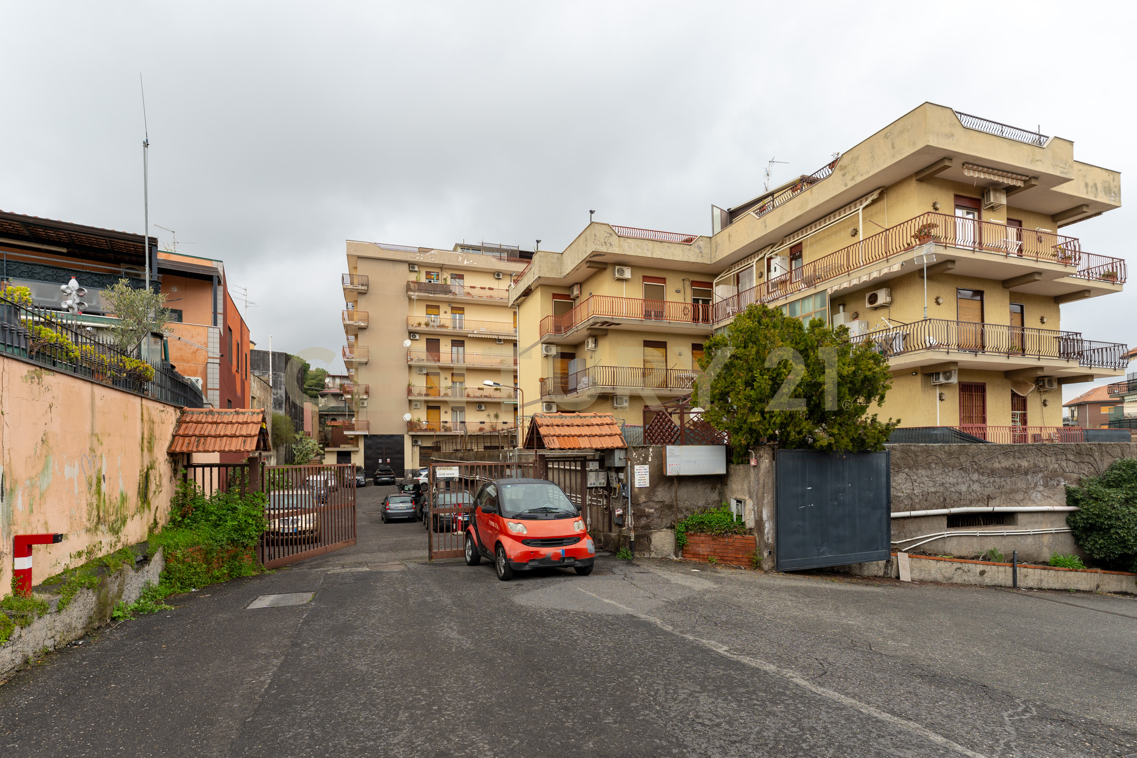 Quadrilocale con terrazzo in via caduti del lavoro 2, Gravina di Catania