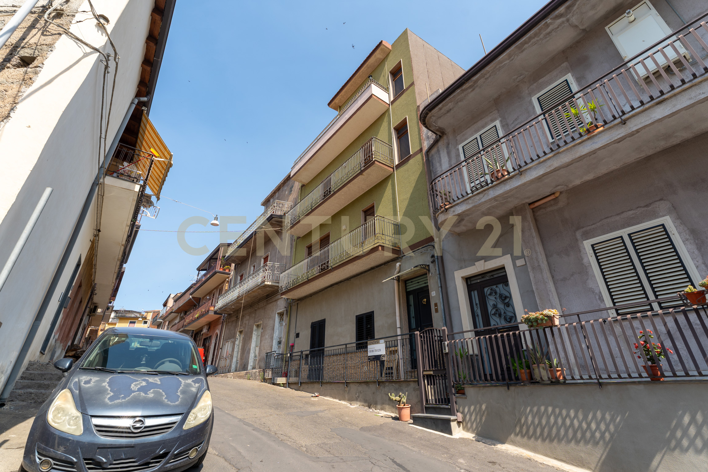 Casa indipendente con terrazzo in via san vincenzo 36, Biancavilla