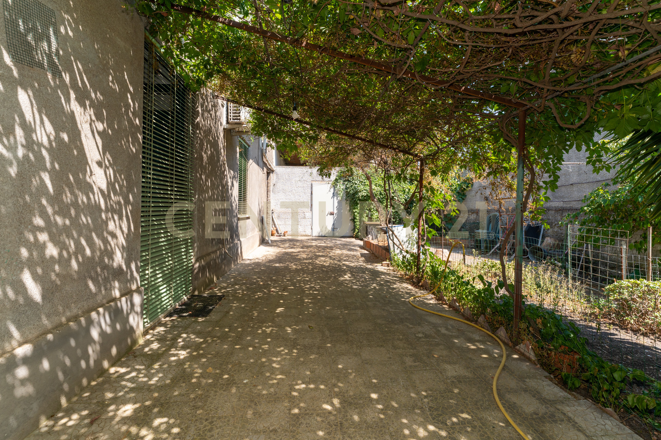 Casa indipendente con giardino in via roma 66, Camporotondo Etneo