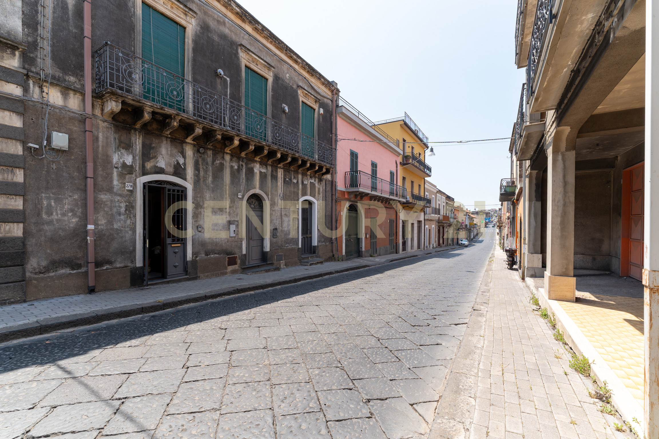 Trilocale con terrazzo in via nazionale guardia 278, Acireale