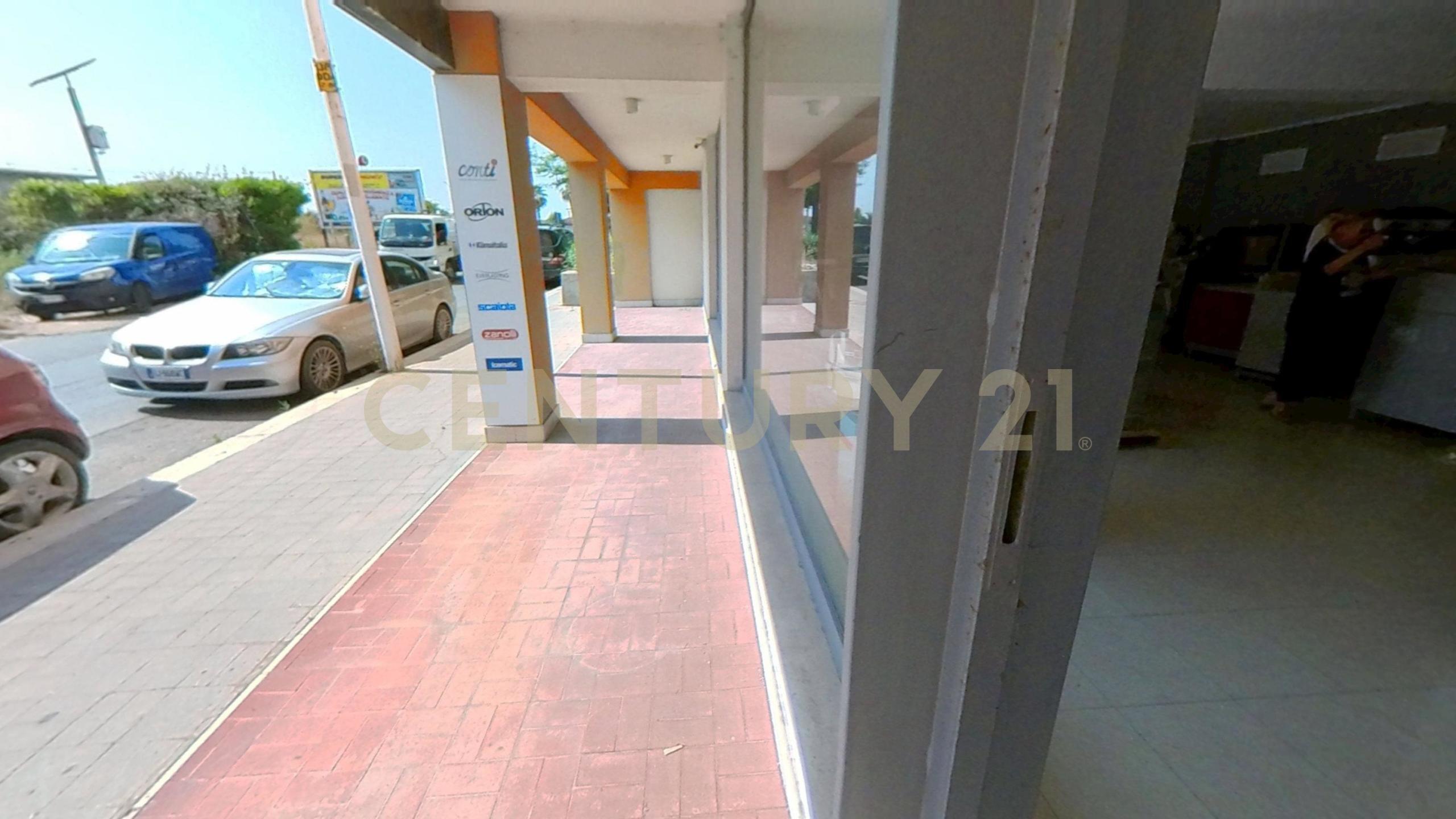 Locale commerciale in vendita in via strada per acate 45, Vittoria