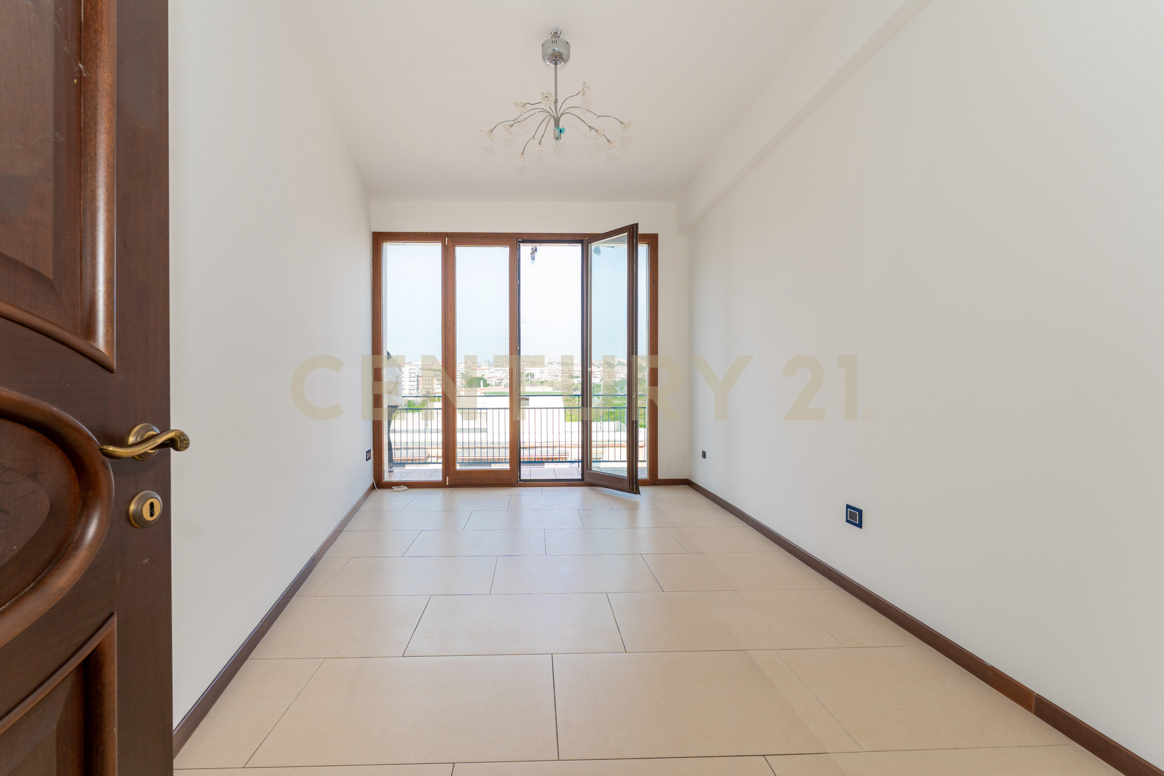 Attico con terrazzo in via dell'oro 137, Catania