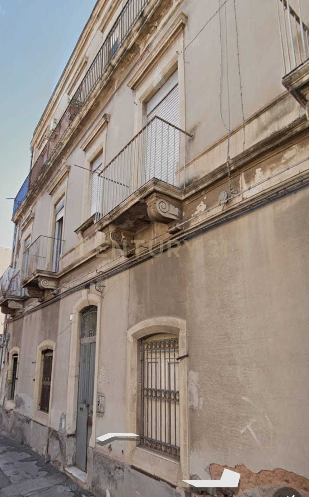 Casa indipendente con giardino in via stazzone 75, Catania