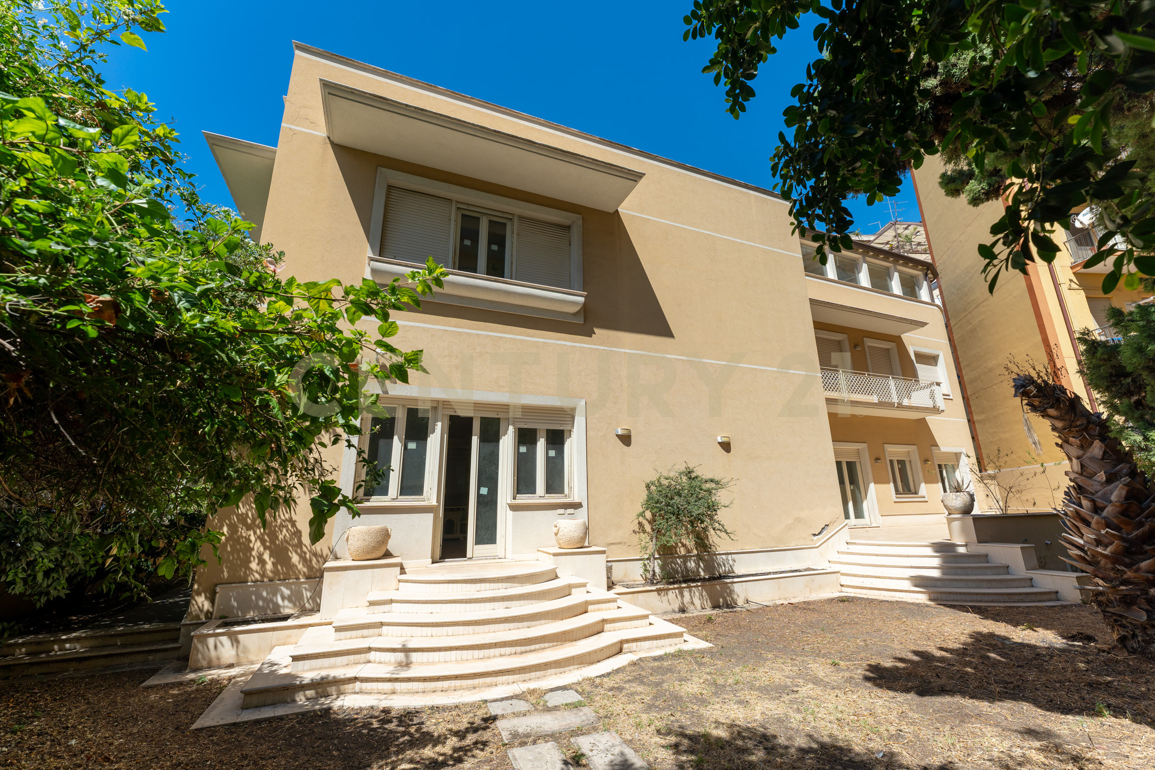 Villa con giardino in via salvatore paola 177, Catania