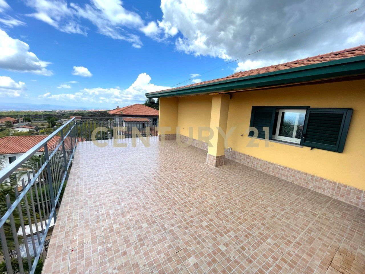 Trilocale vista mare in via angelo musco 26, Belpasso