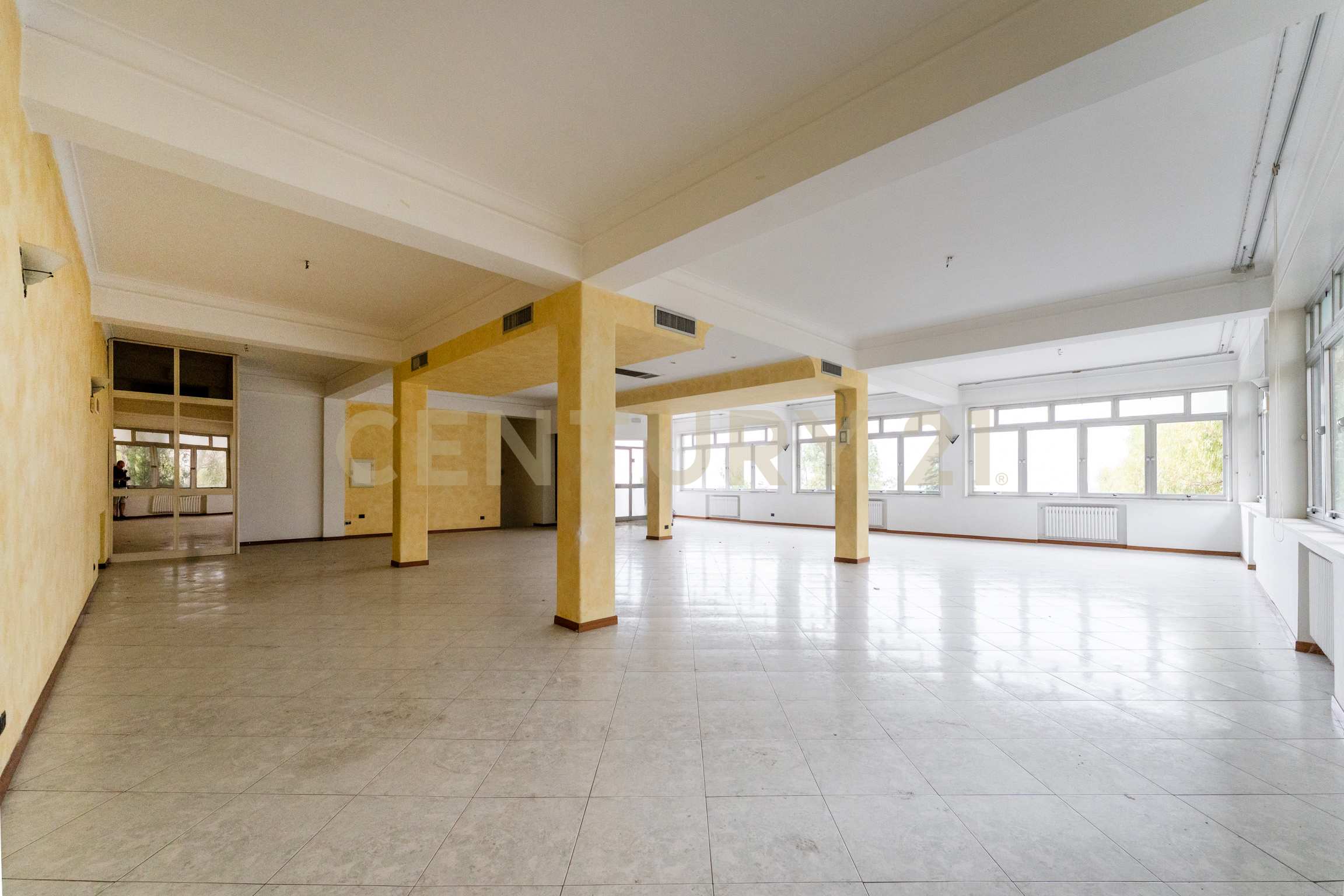 Locale commerciale con giardino in via catira 2, San Gregorio di Catania