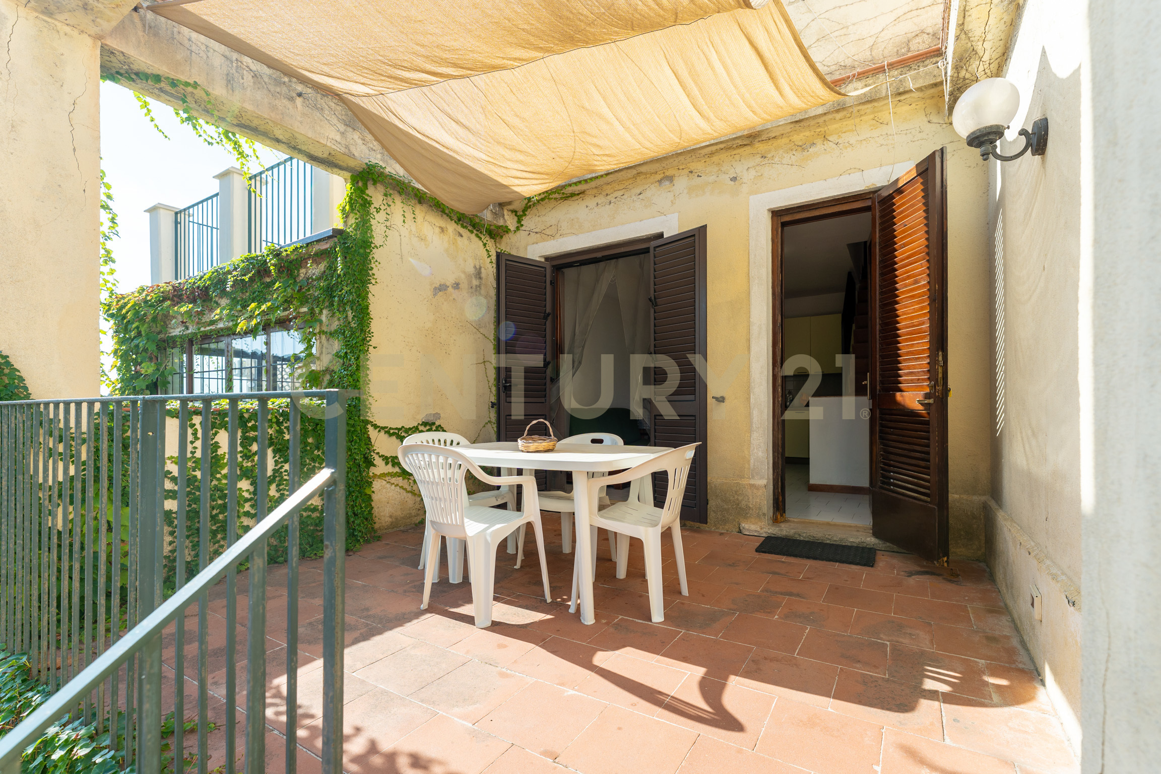 Casa indipendente con giardino in baia arcile, Augusta