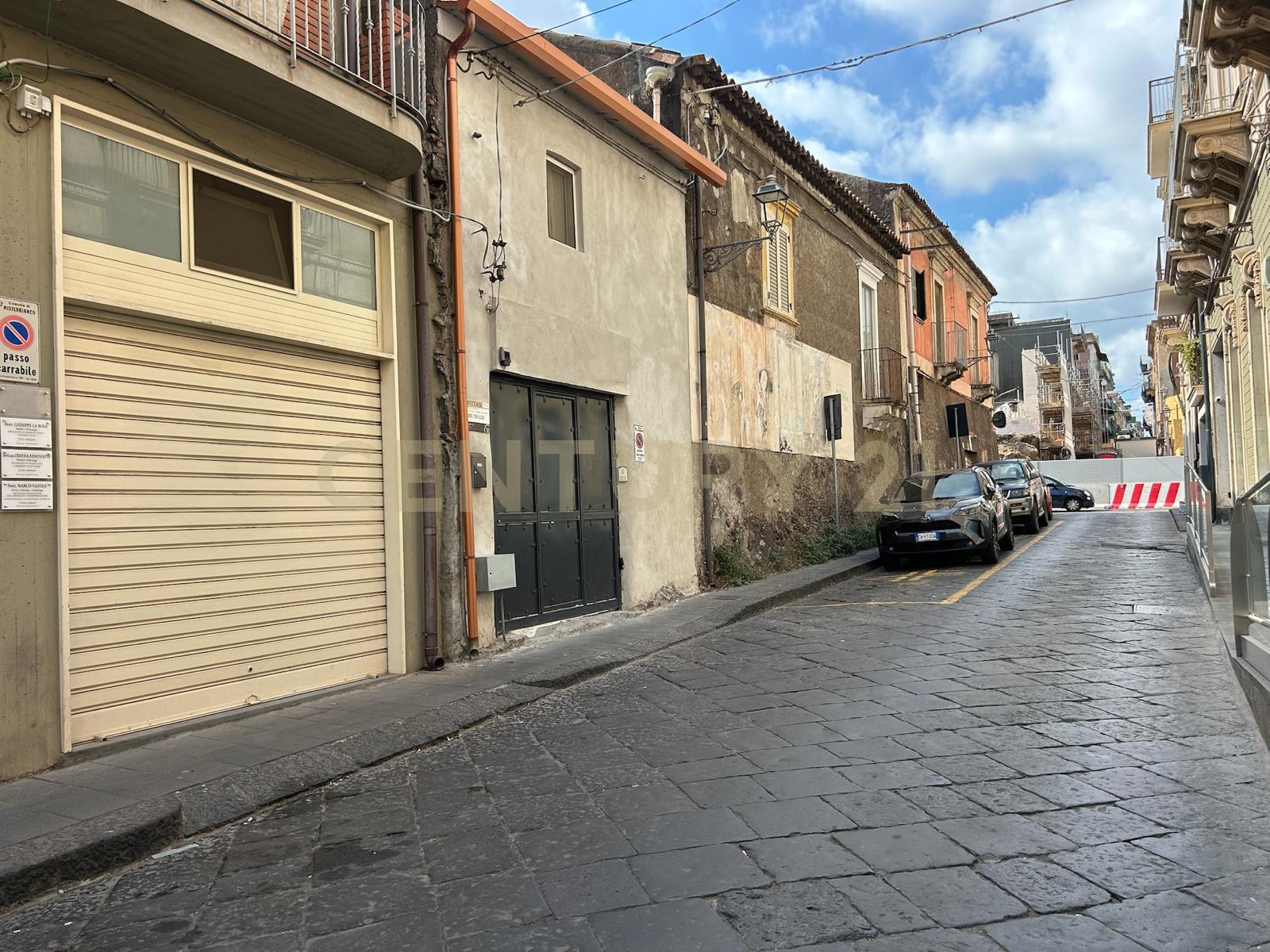 Appartamento ristrutturato in via fratelli cairoli 75, Misterbianco