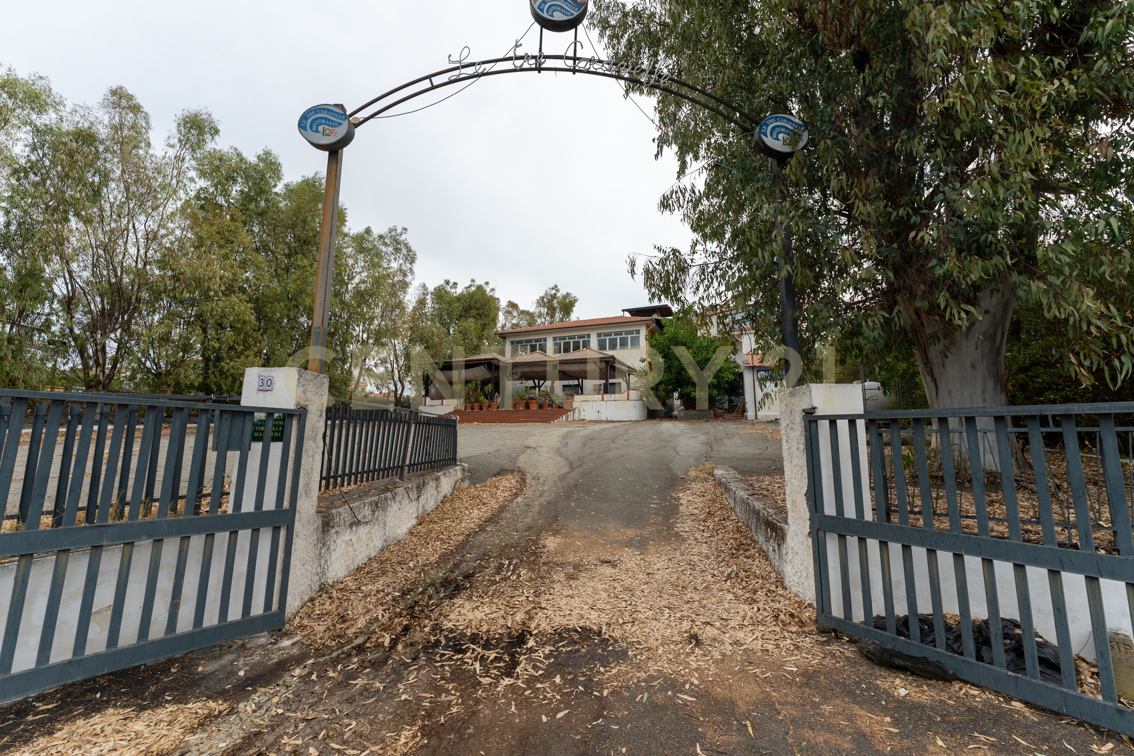 Locale commerciale con giardino in via catira 2, San Gregorio di Catania