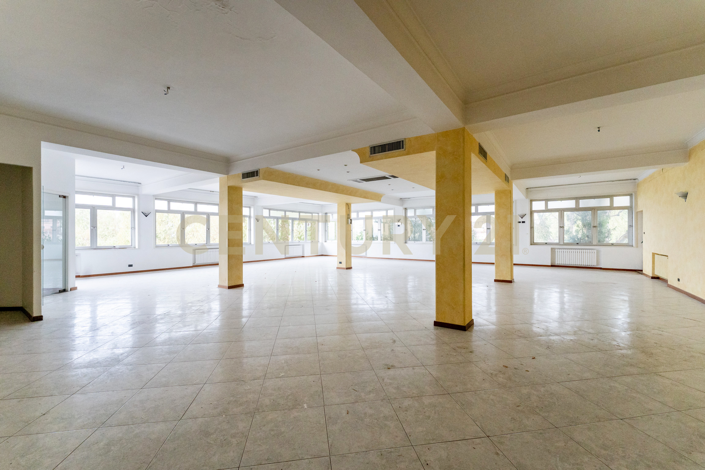 Locale commerciale con giardino in via catira 2, San Gregorio di Catania