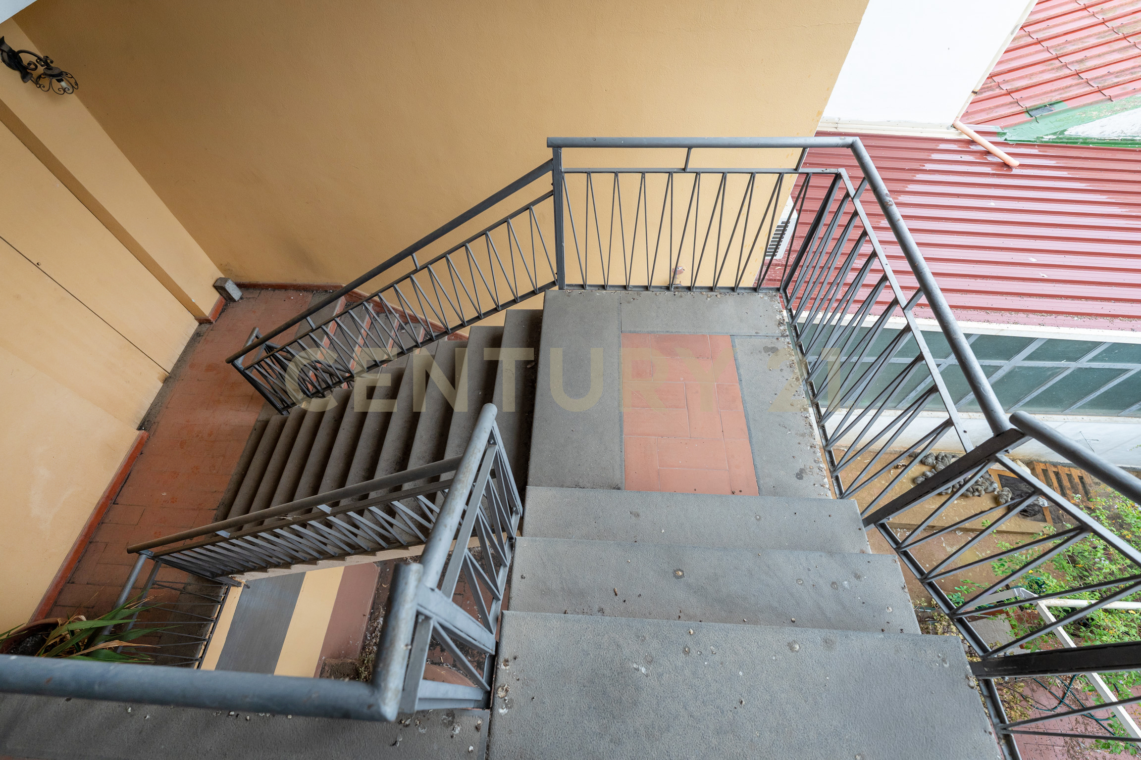 Locale commerciale con giardino in via catira 2, San Gregorio di Catania