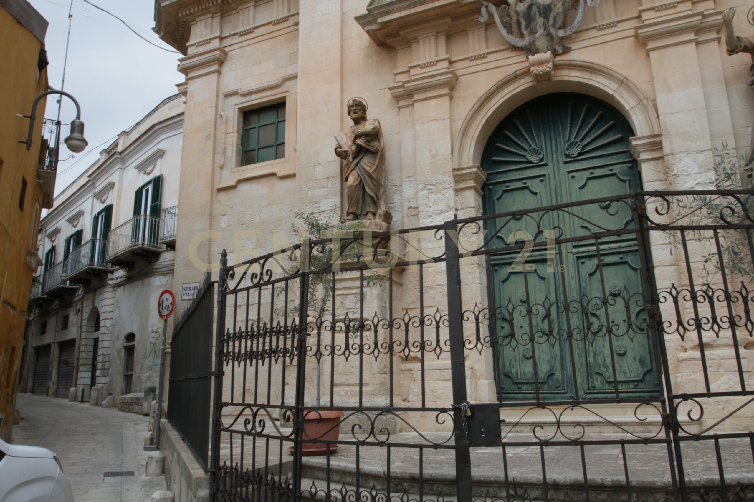 Casa indipendente con terrazzo in strada pellico 26, Modica