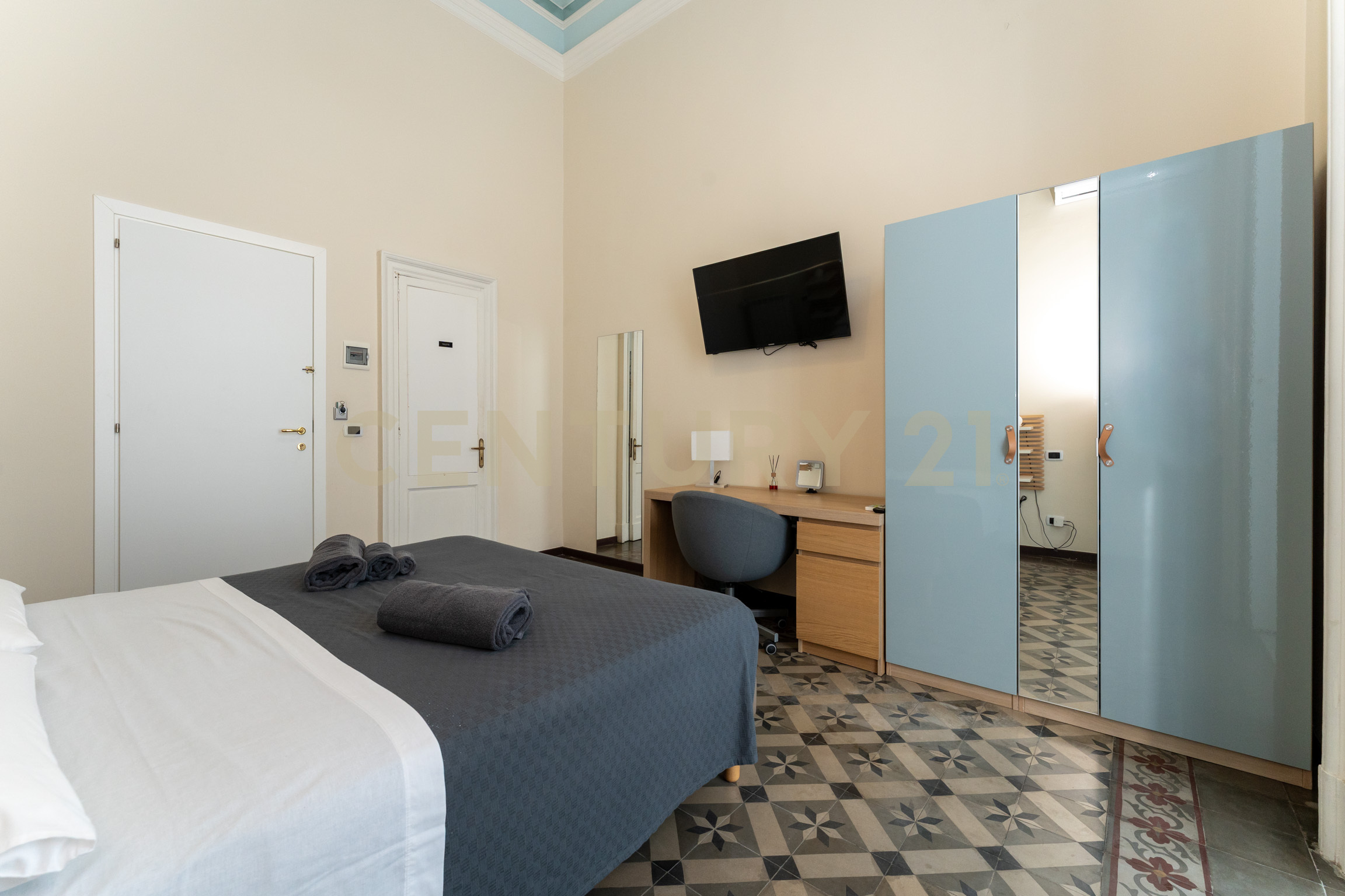 Appartamento con terrazzo in via ferrara abate 76, Catania