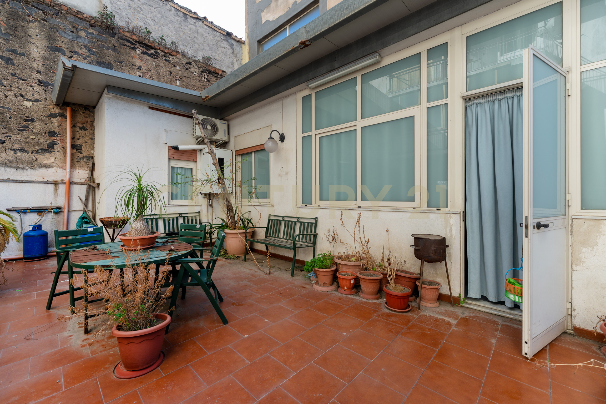 Trilocale con terrazzo in via zuccarelli 70, Catania