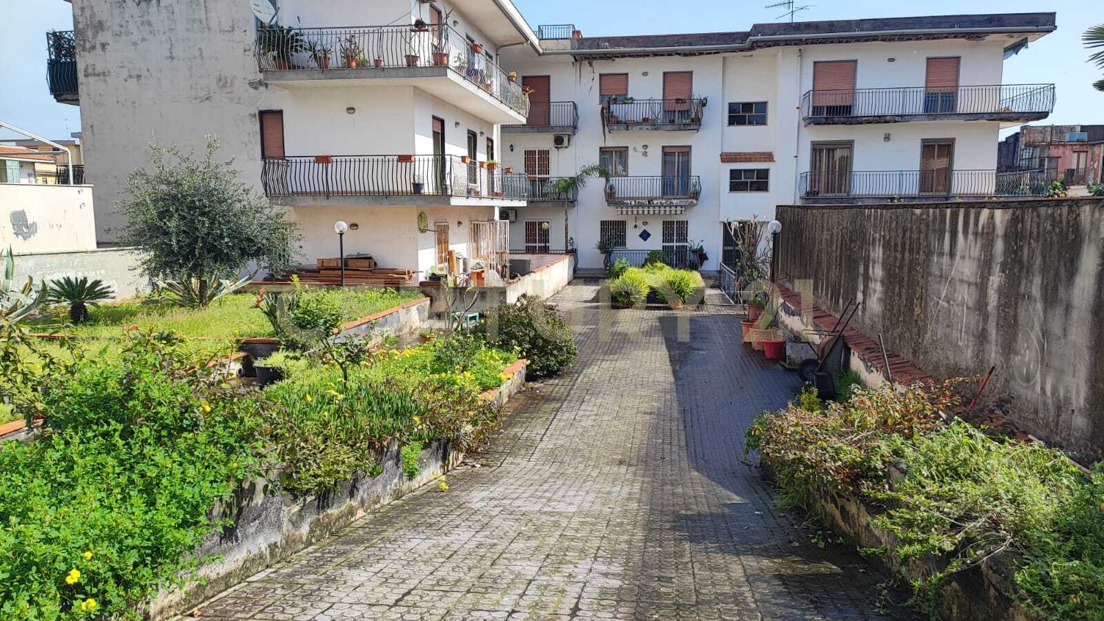 Quadrilocale con terrazzo in via luigi capuana, Riposto