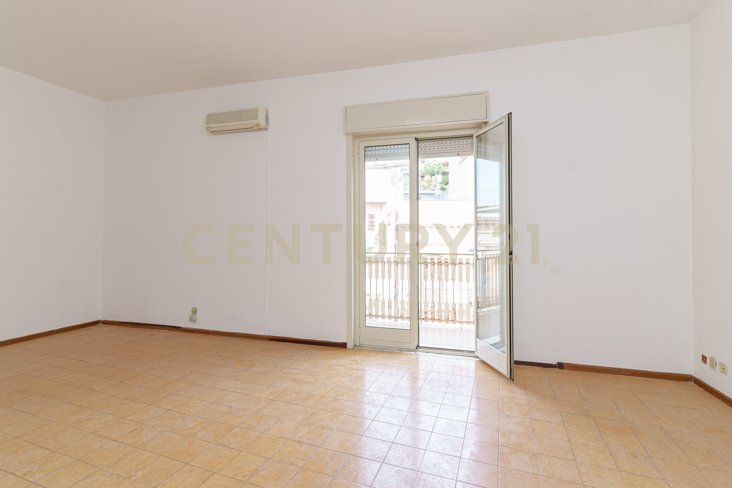 Appartamento con giardino in piazza umberto i 12, Motta Sant'Anastasia