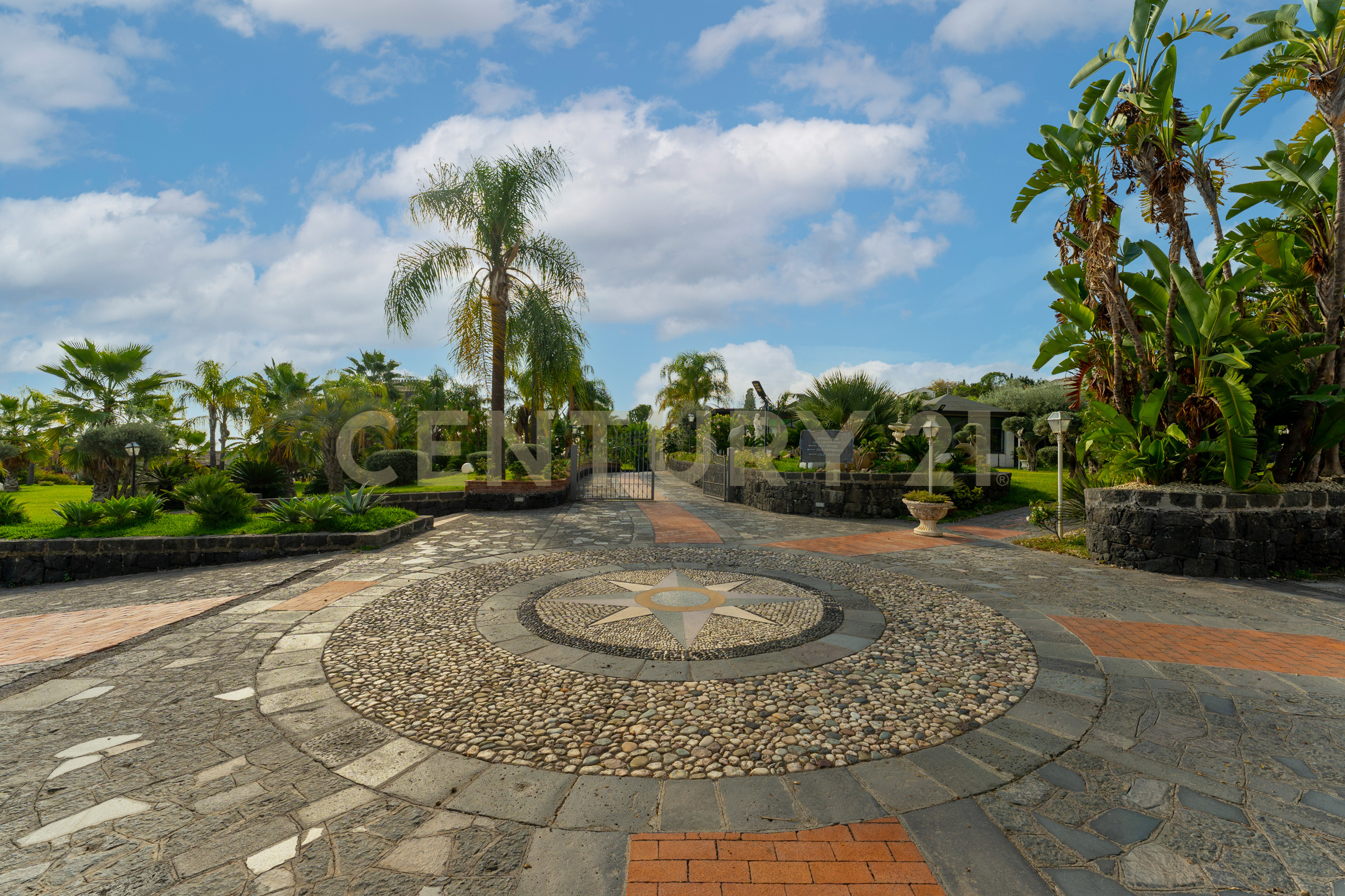 Casa indipendente con giardino in via del castello 4, Acireale