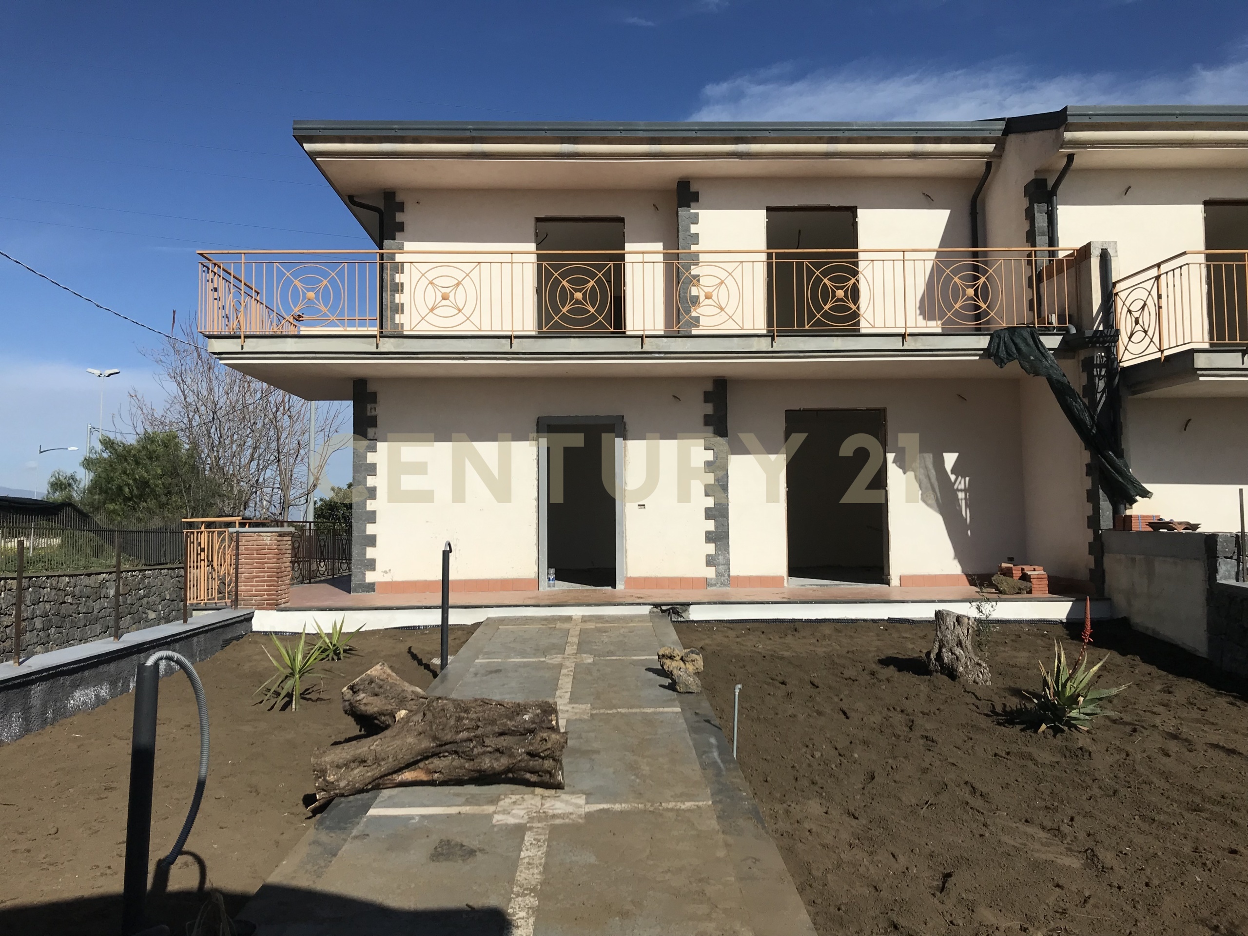 Casa indipendente con giardino in via vincenzo ricca, Catania