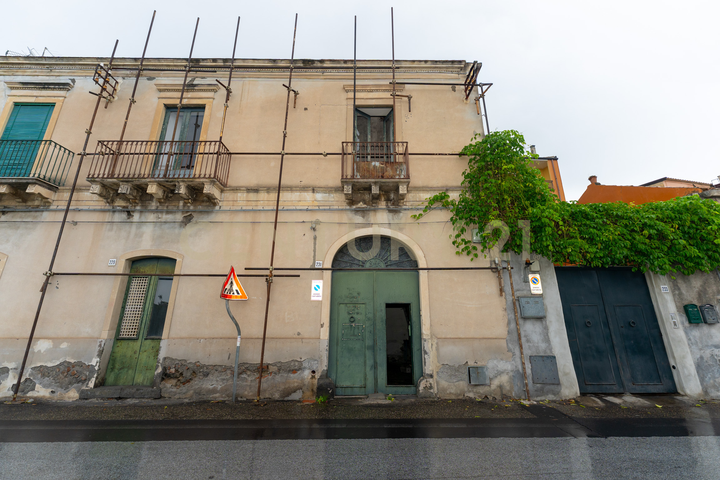 Villa da ristrutturare in via tripoli 229, Catania