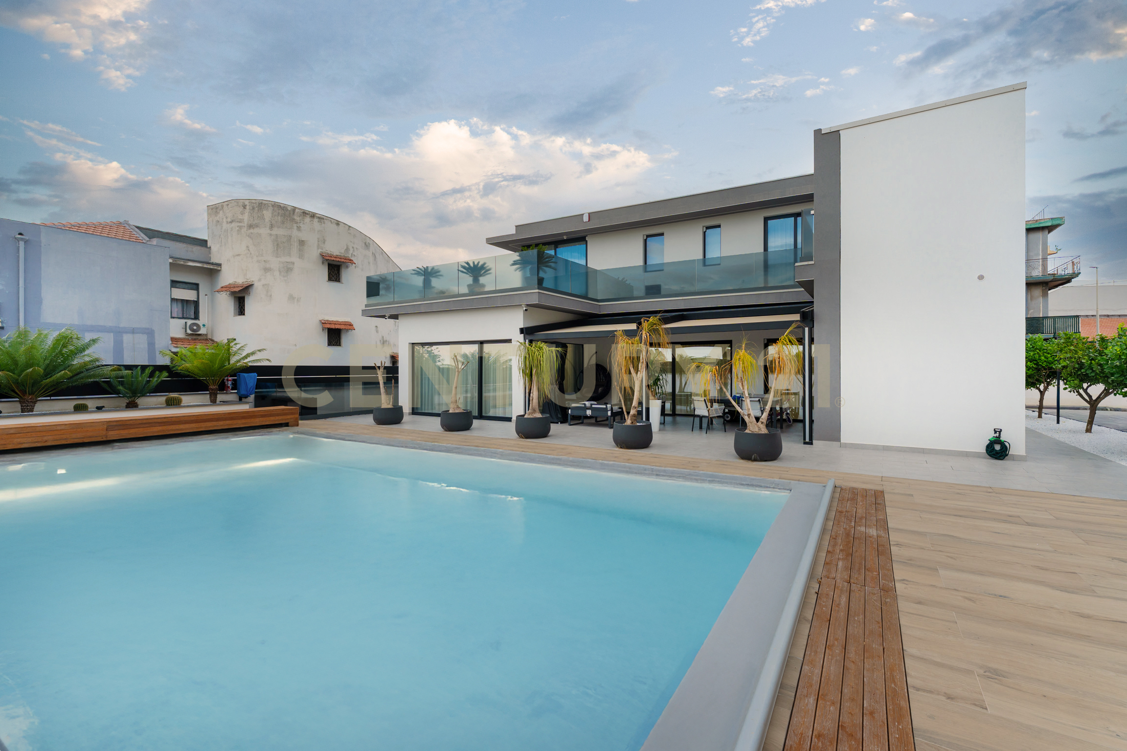 Villa con giardino in via sant' andrea 8, Catania