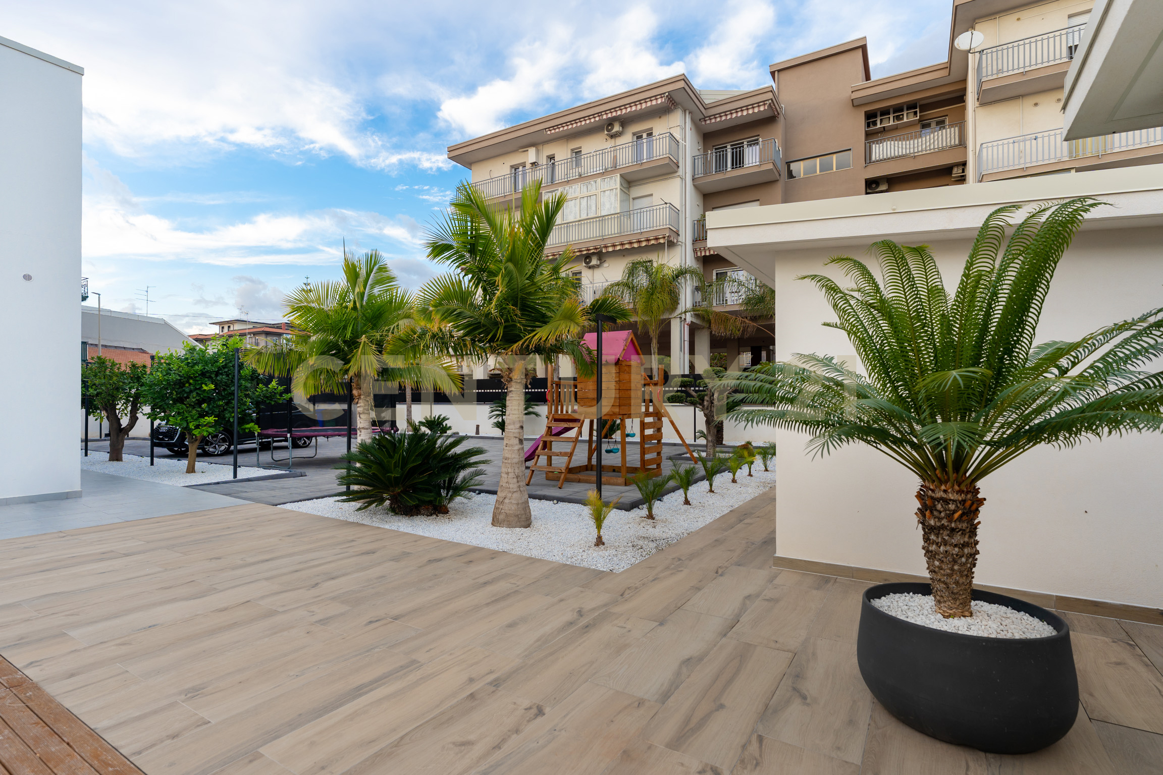 Villa con giardino in via sant' andrea 8, Catania