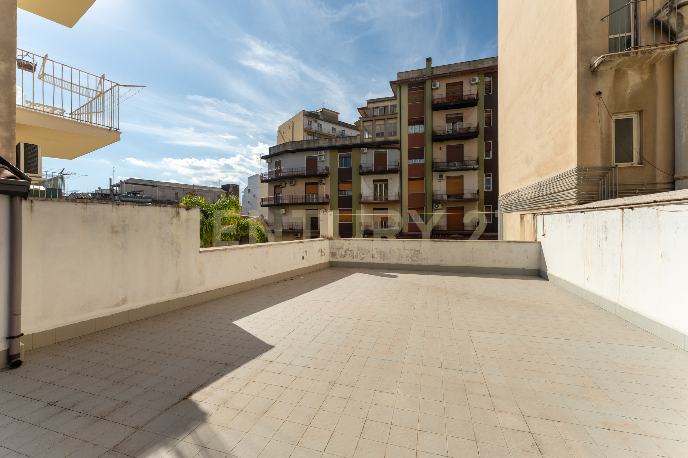 Appartamento con terrazzo in via enna 15, Catania