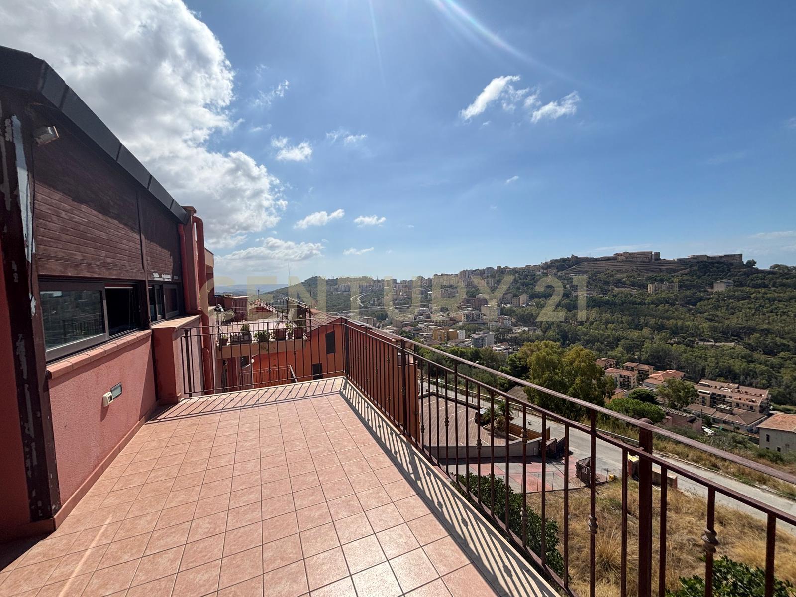 Appartamento con giardino in via giuseppe basile 2, Agrigento