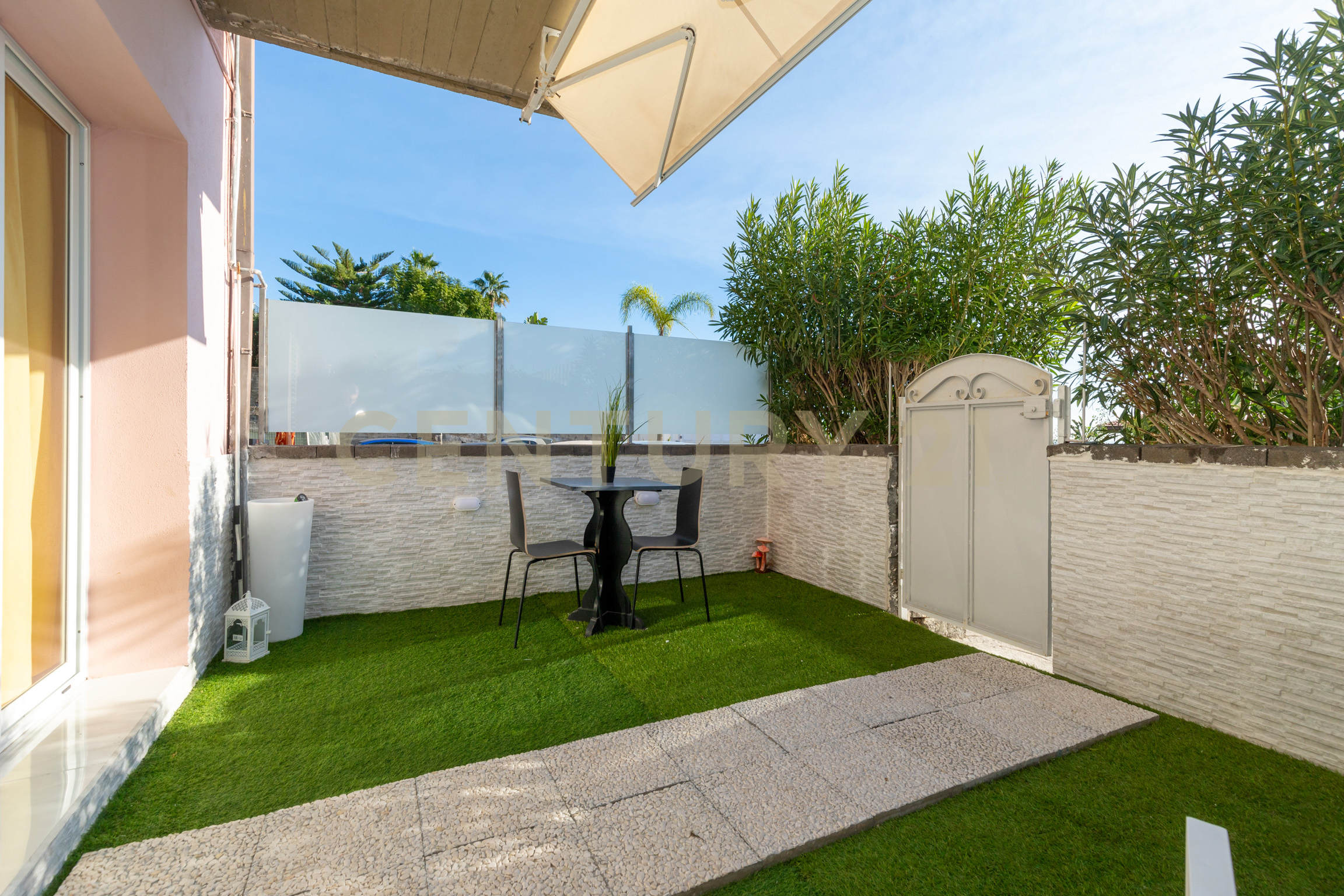 Bilocale con giardino in via ulisse 7, Aci Catena