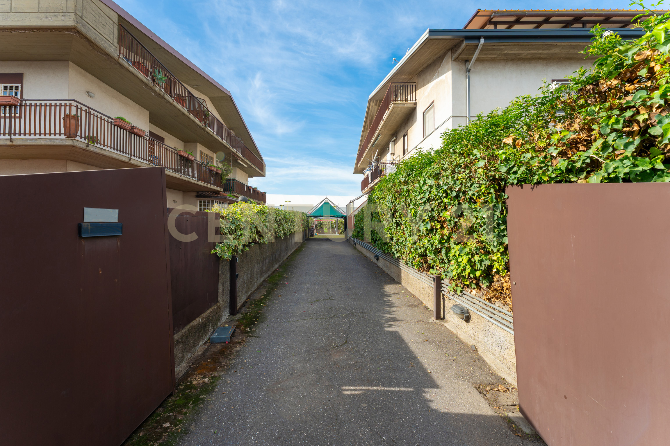 Casa indipendente con giardino in via a. di sangiuliano 42, Sant'Agata Li Battiati