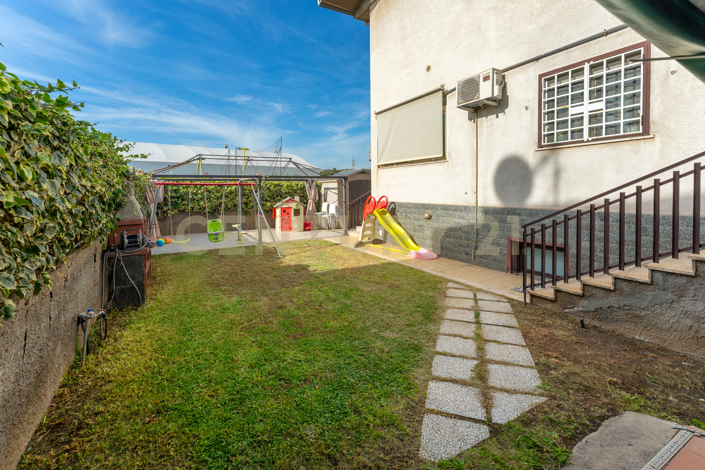 Casa indipendente con giardino in via a. di sangiuliano 42, Sant'Agata Li Battiati