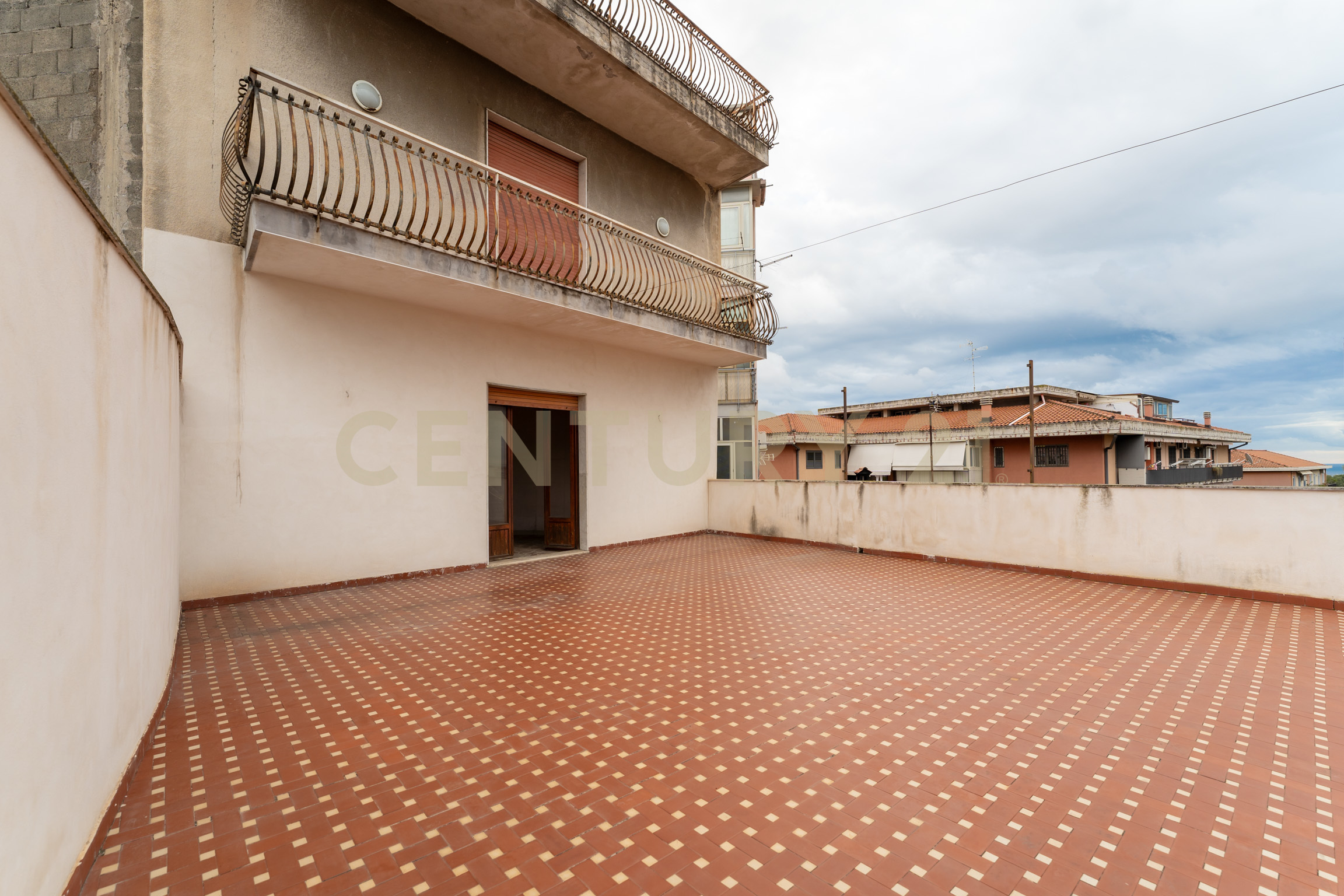 Quadrilocale con terrazzo in via palermo 480a, Catania