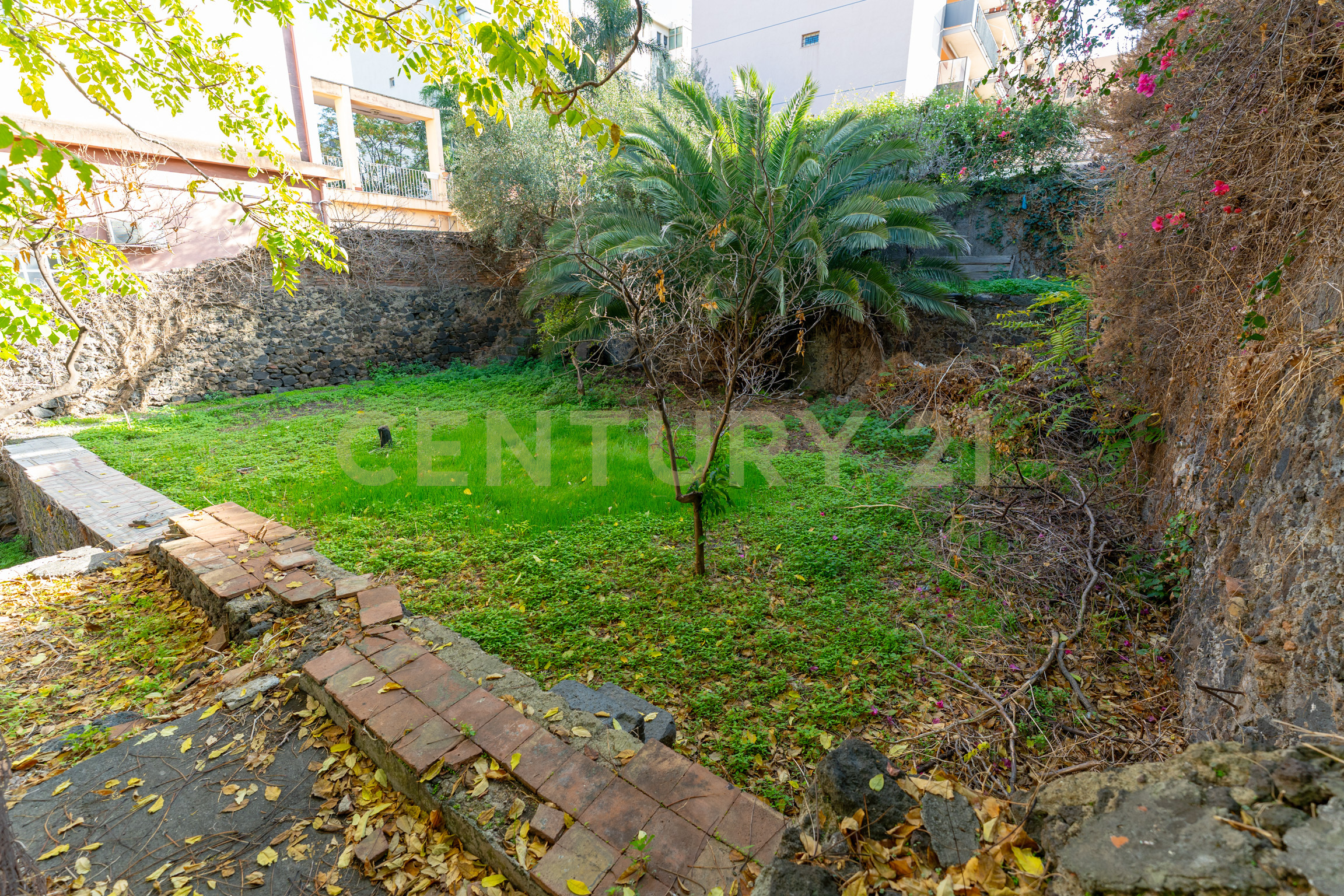 Casa indipendente con giardino in via re martino 212, Catania