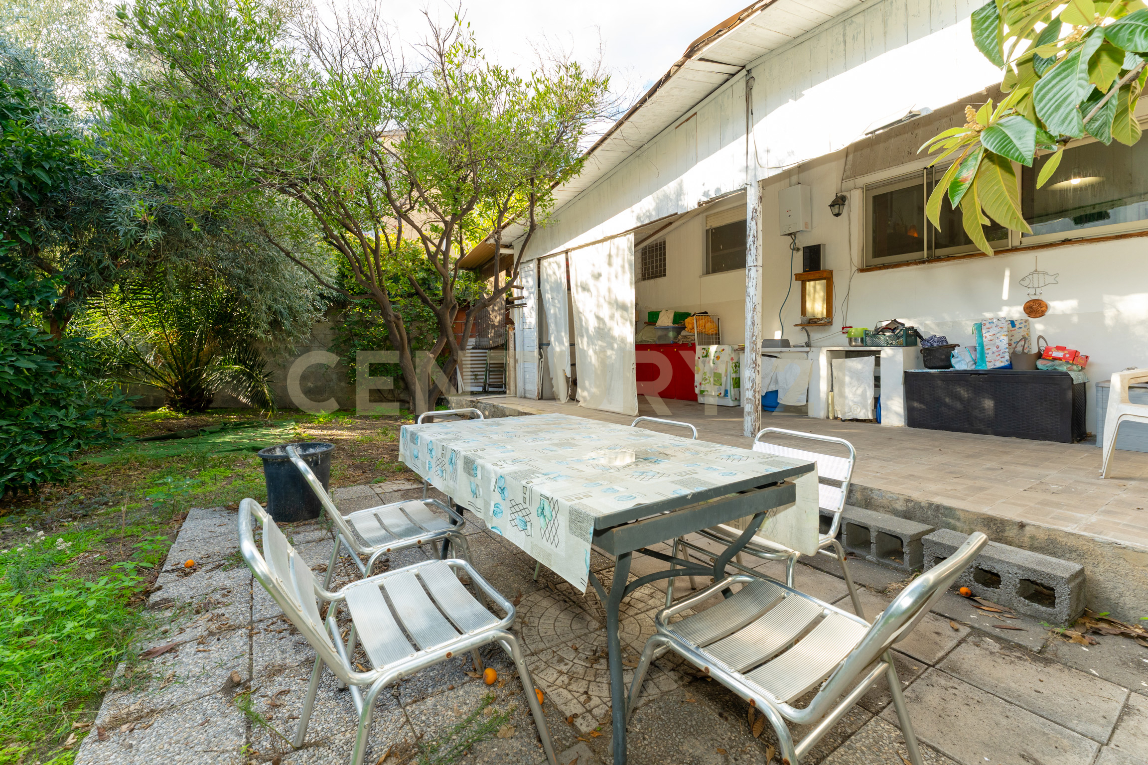 Casa indipendente con giardino in via re martino 212, Catania