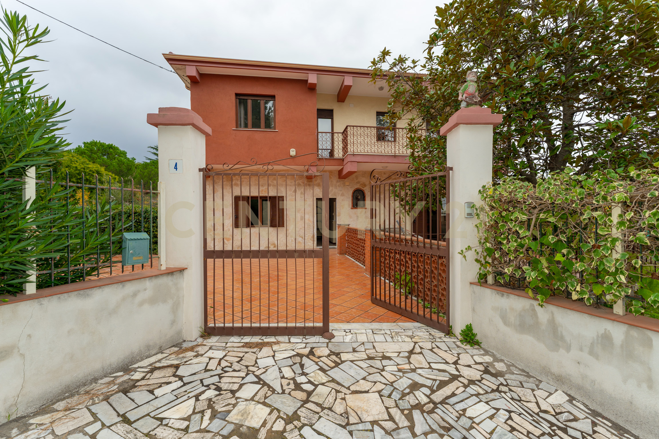 Villa con giardino in via a. de pretis 4, Trecastagni