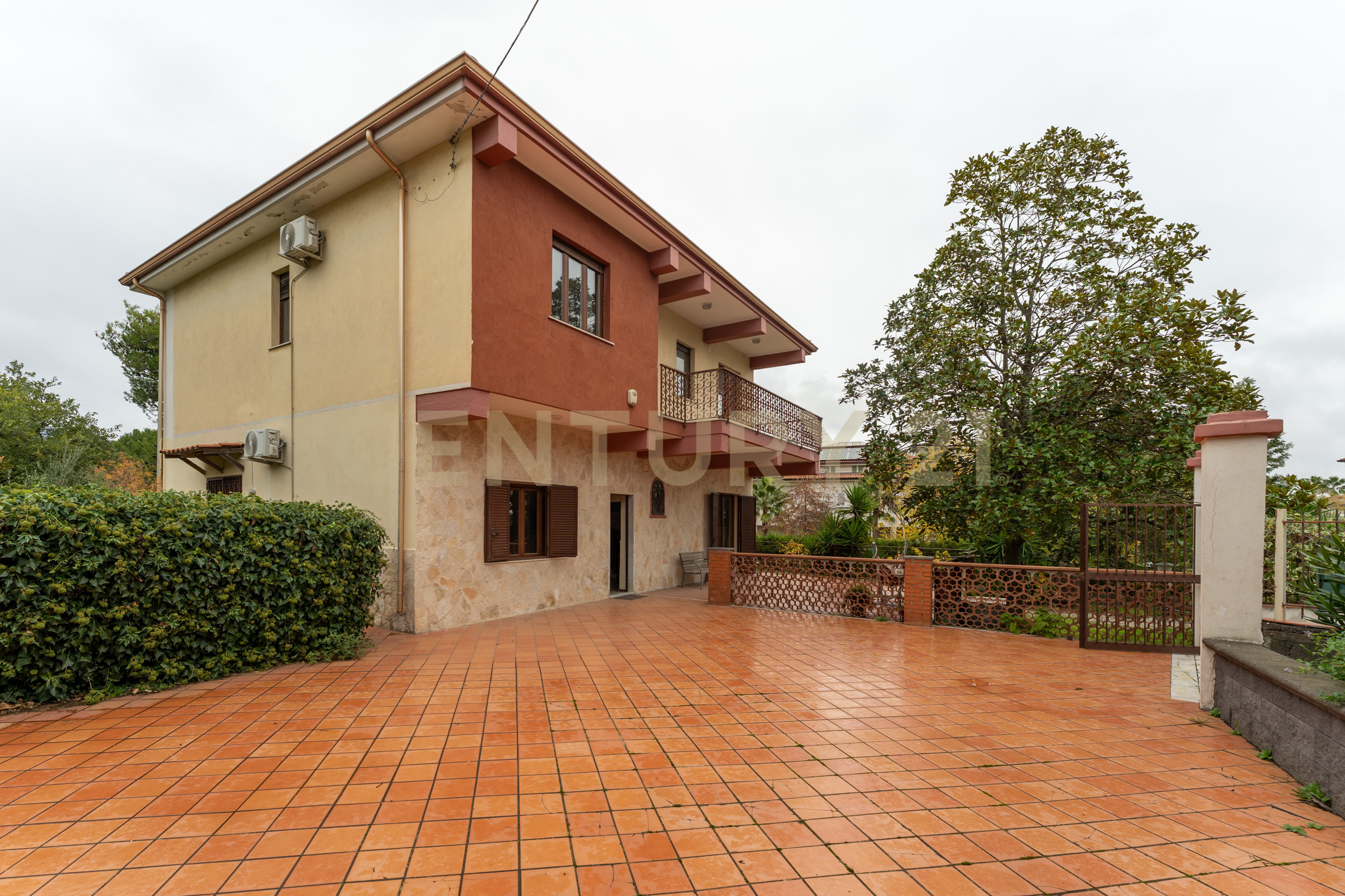 Villa con giardino in via a. de pretis 4, Trecastagni